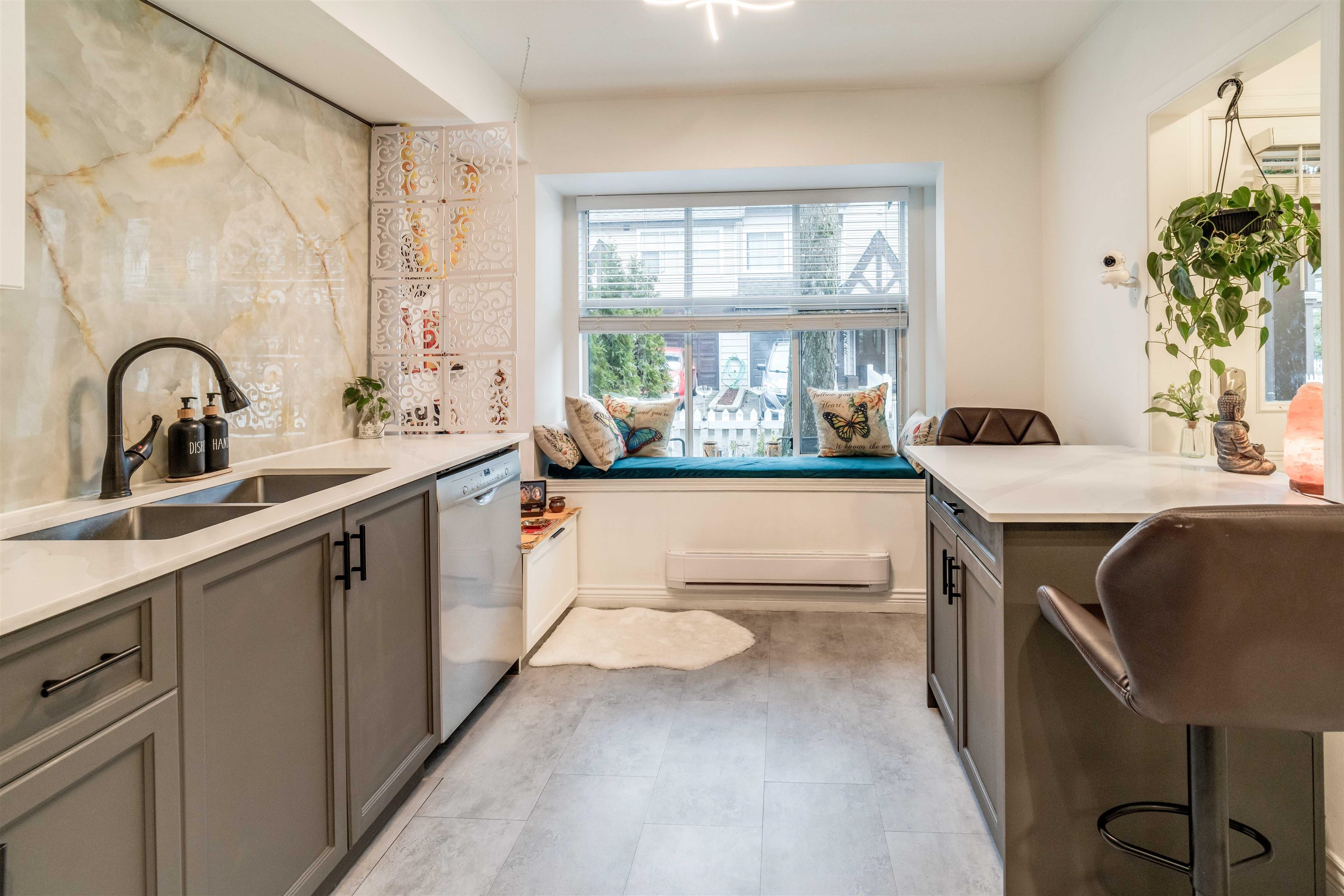 94 12099 237 STREET Unit: 94