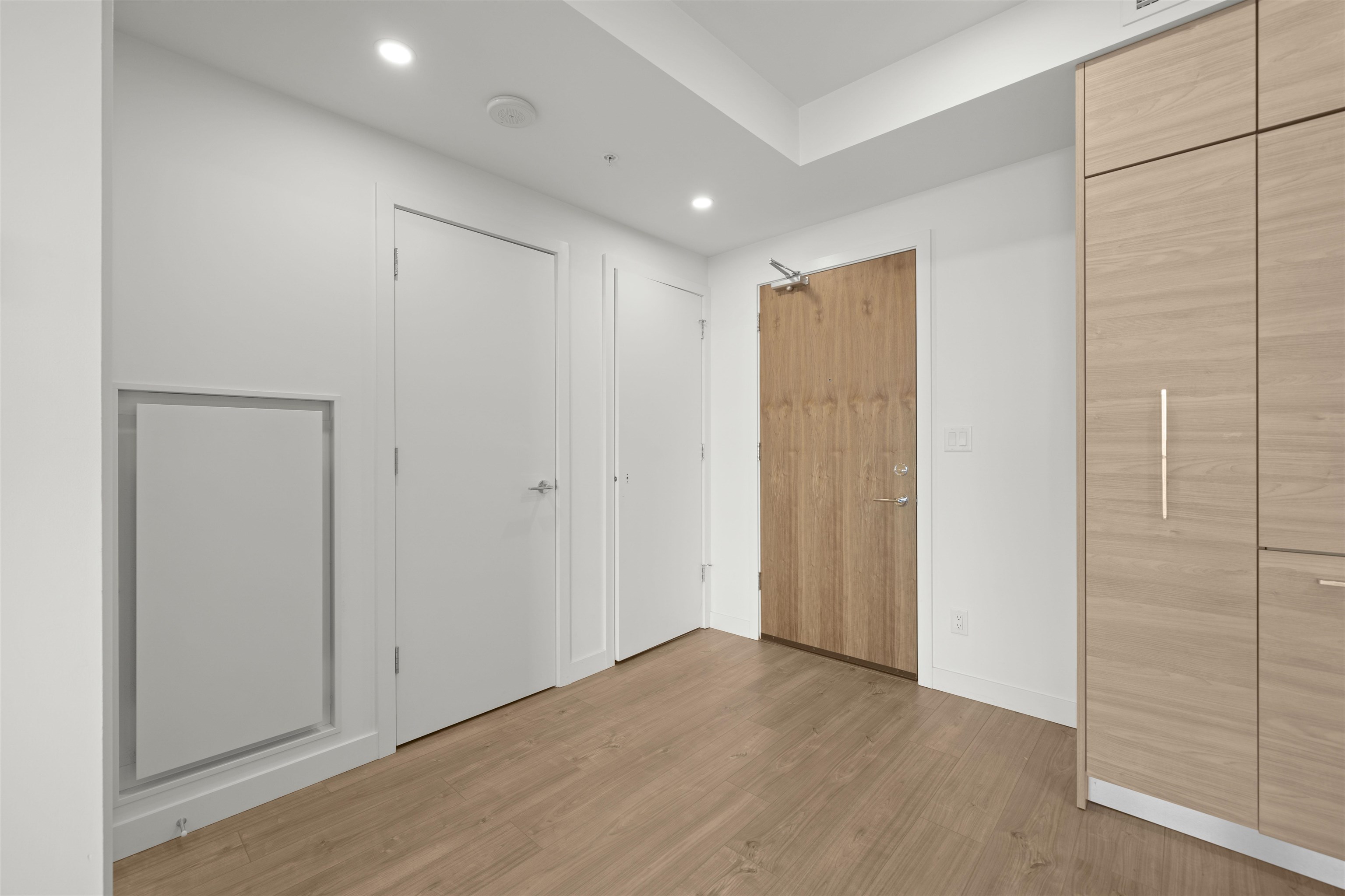 1707 595 AUSTIN AVENUE Unit: 1707