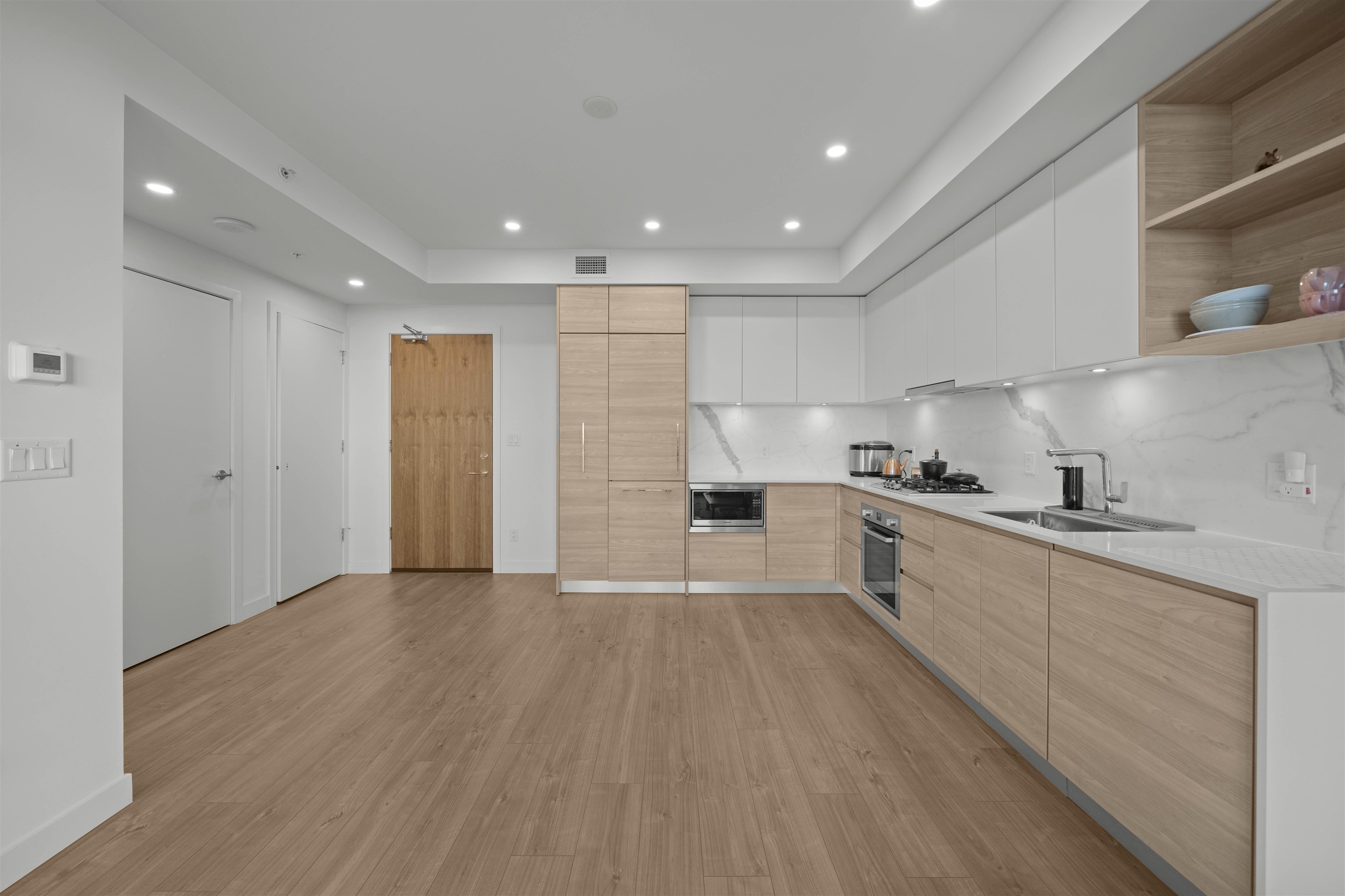 1707 595 AUSTIN AVENUE Unit: 1707