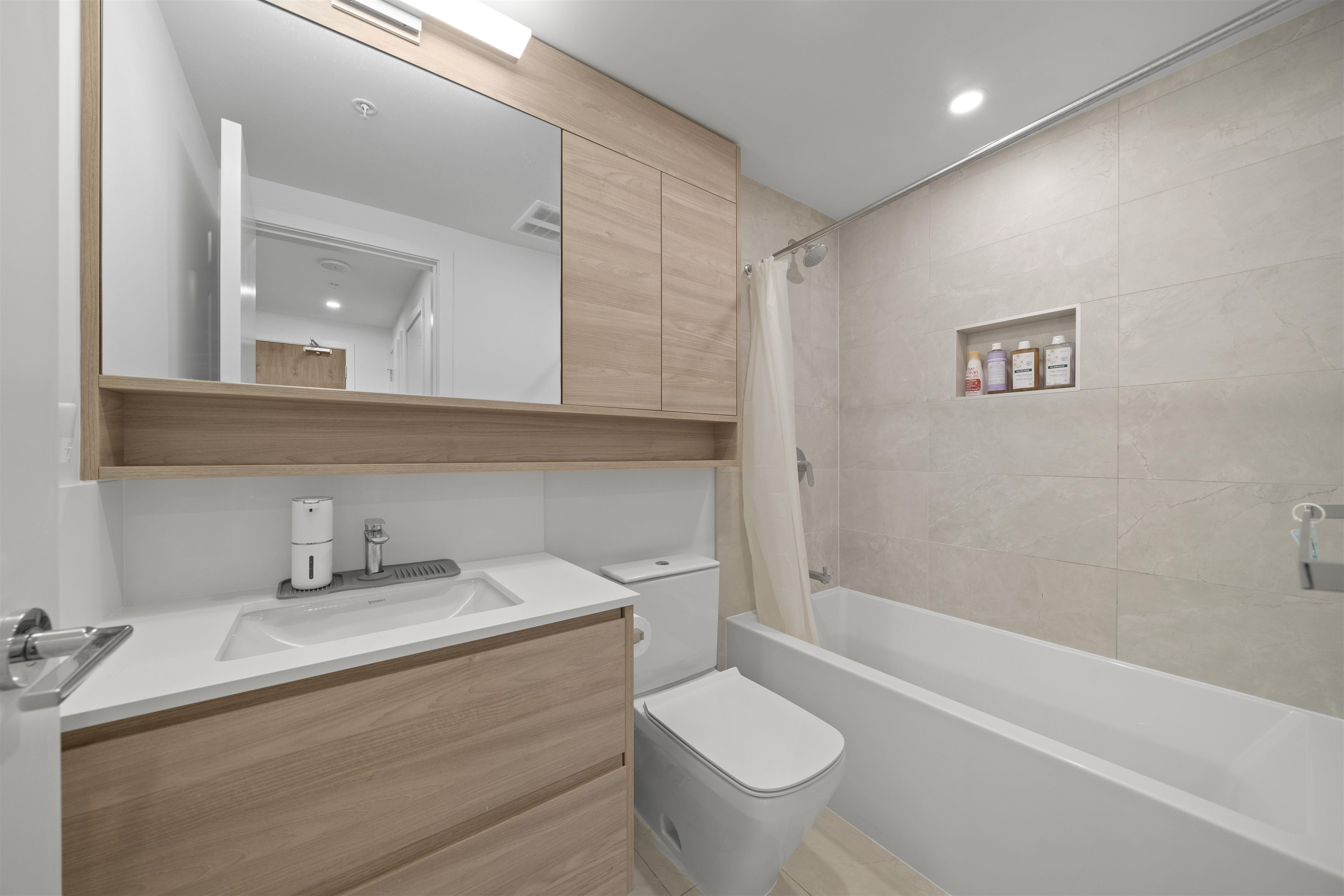 1707 595 AUSTIN AVENUE Unit: 1707