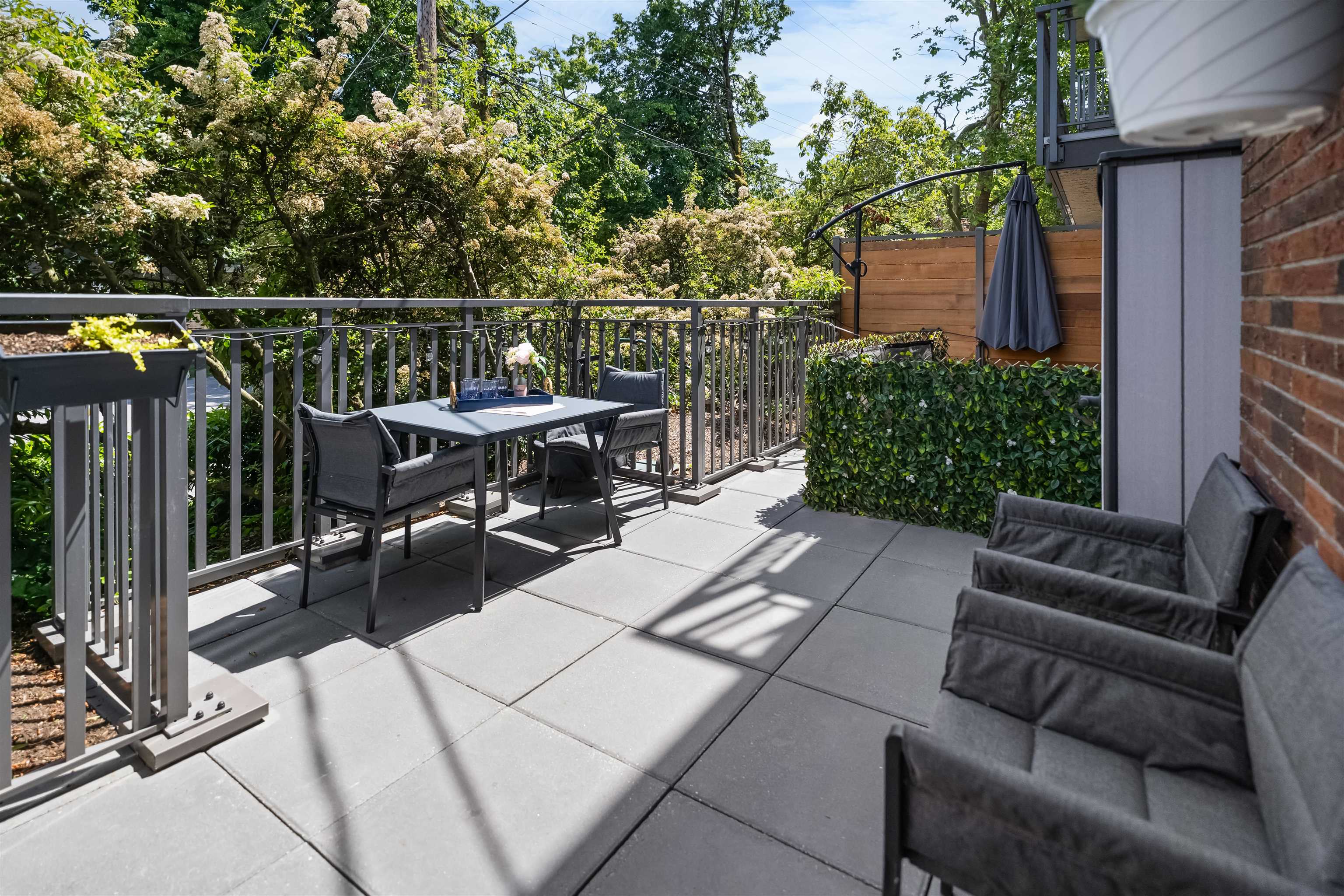 101 2121 W 6TH AVENUE Unit: 101