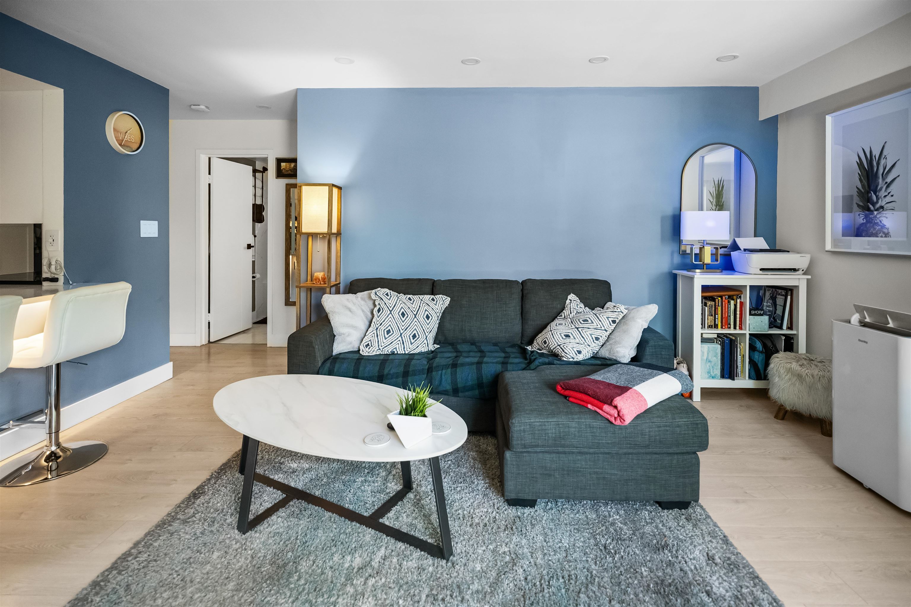 101 2121 W 6TH AVENUE Unit: 101