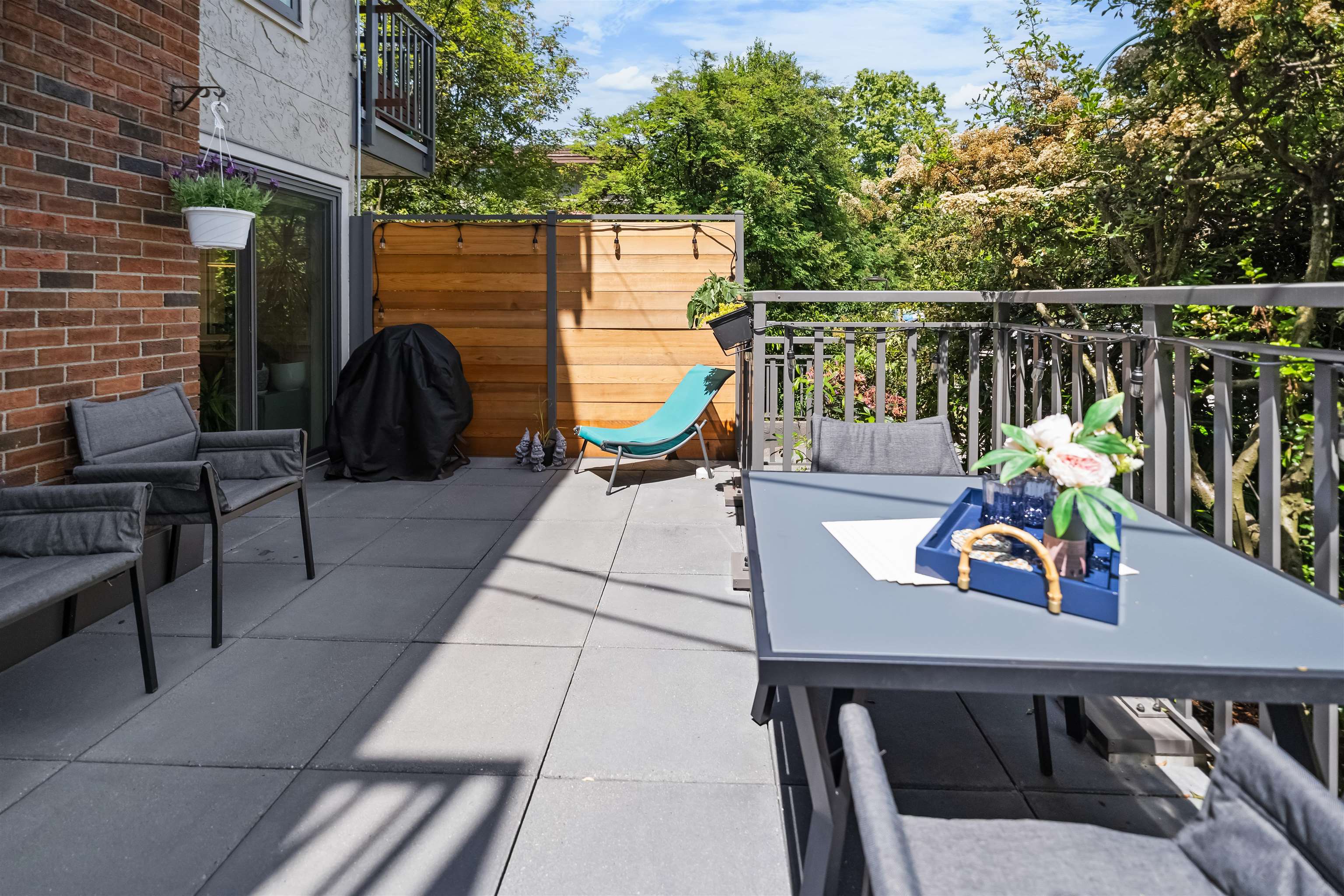 101 2121 W 6TH AVENUE Unit: 101