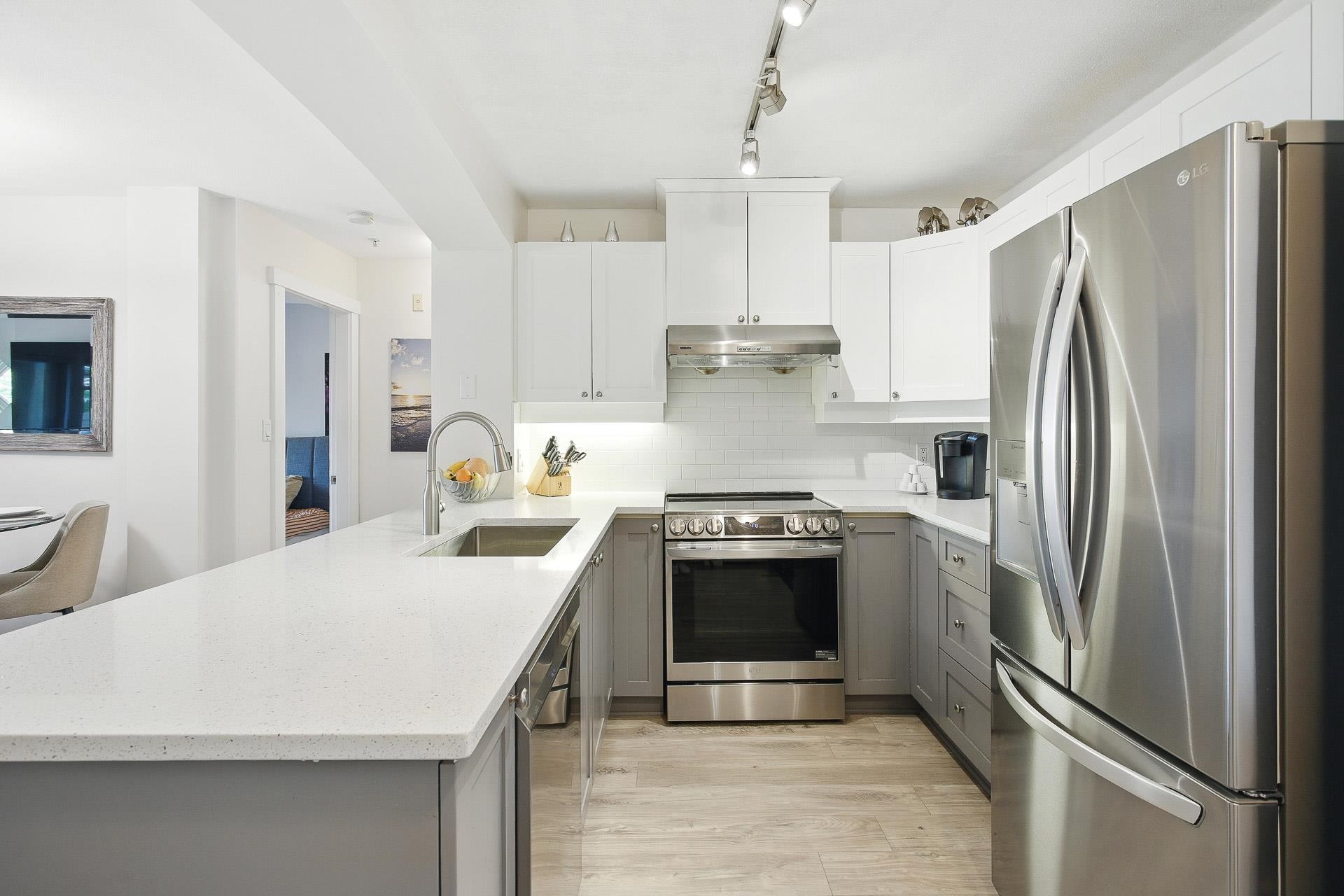 102 1438 PARKWAY BOULEVARD Unit: 102