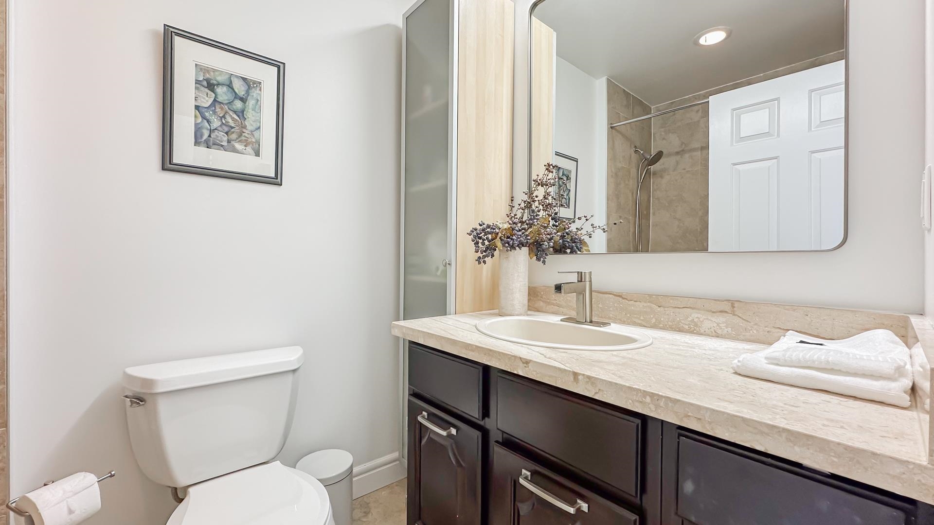 1 226 E 10 STREET Unit: 1