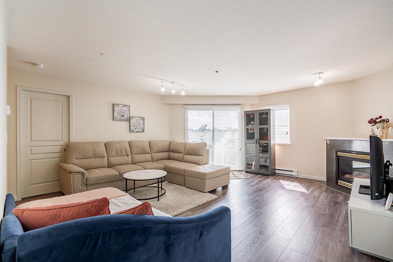 64 2727 E KENT AVENUE NORTH Unit: 64