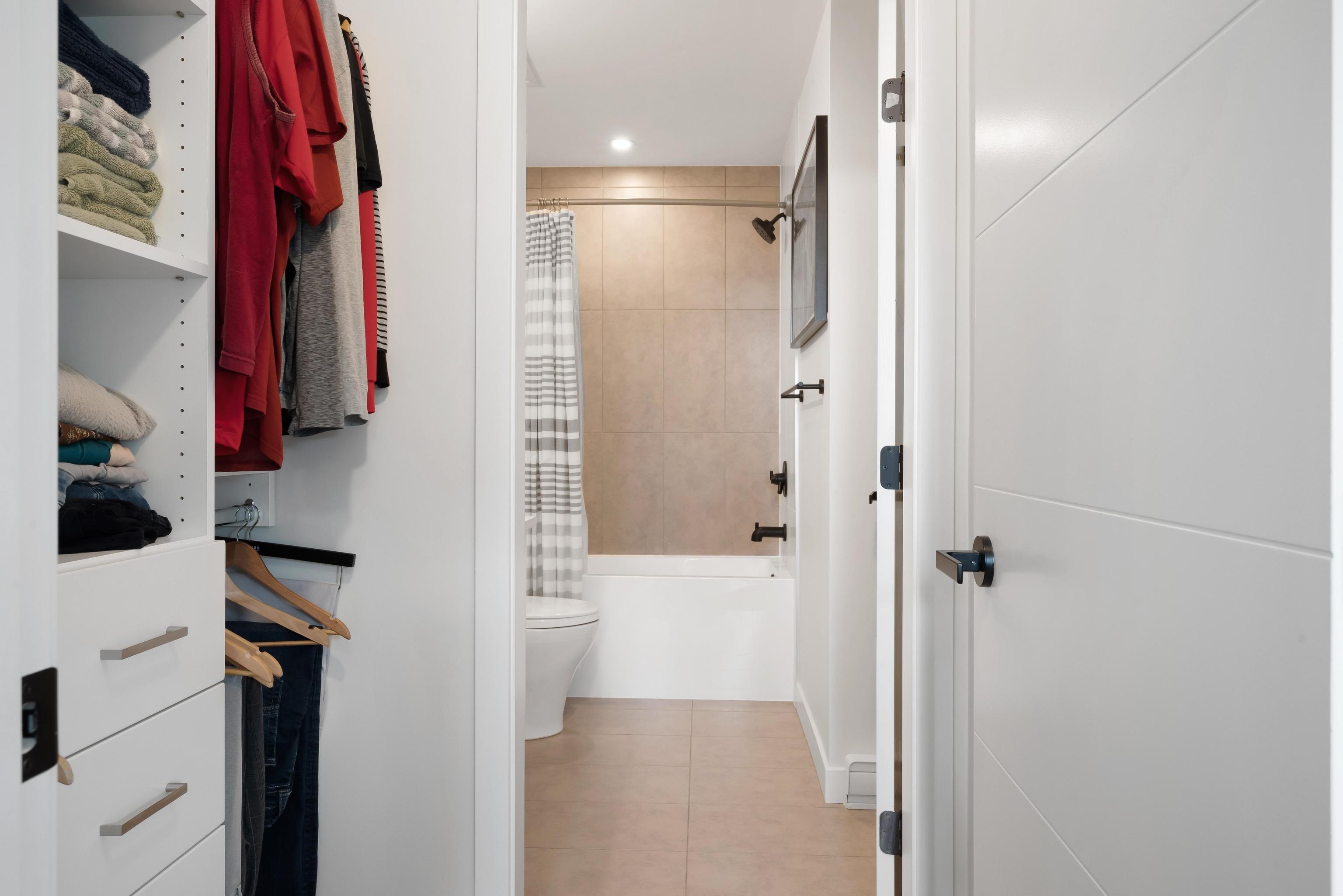 601 8117 200A STREET Unit: 601