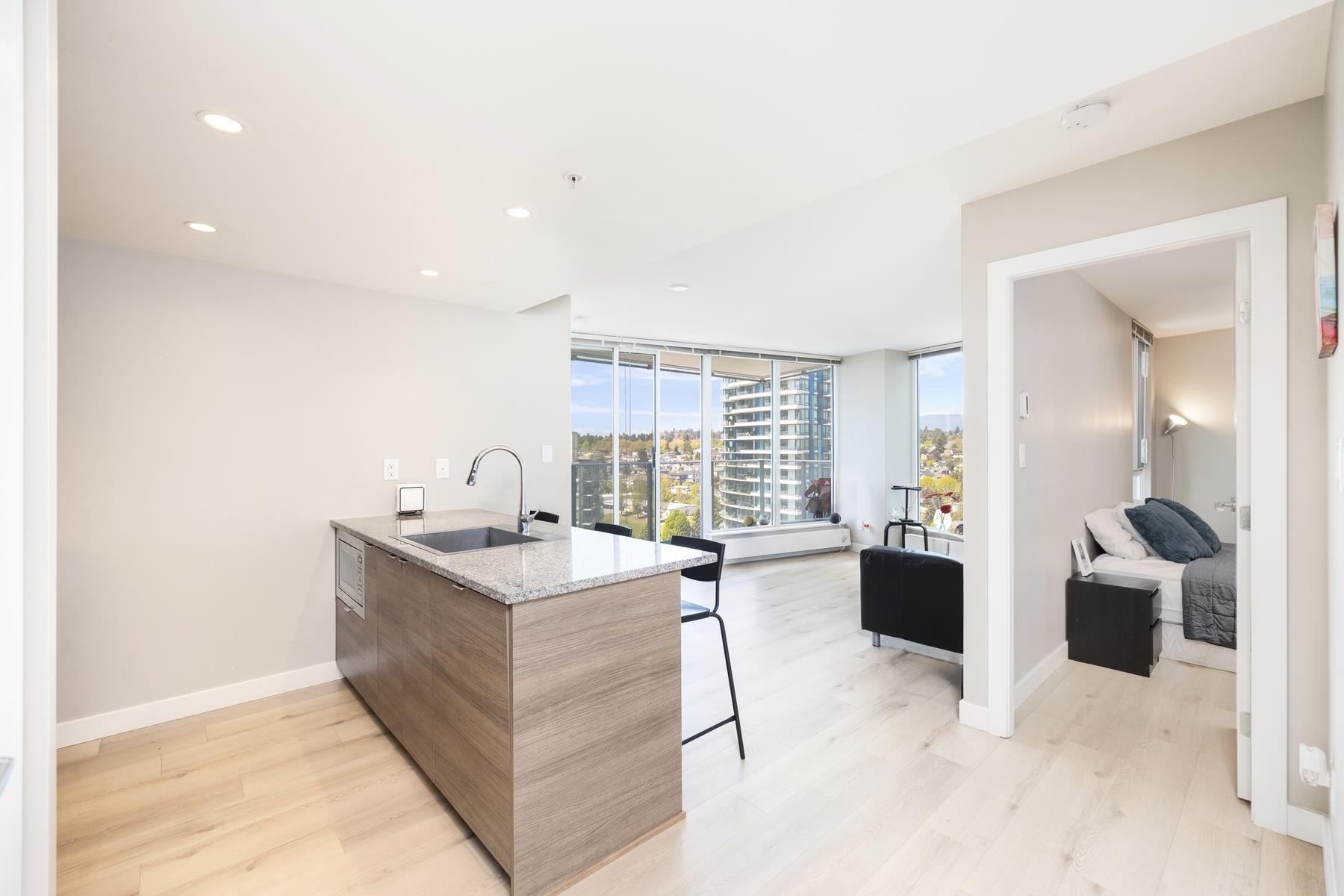 1606 489 INTERURBAN WAY Unit: 1606