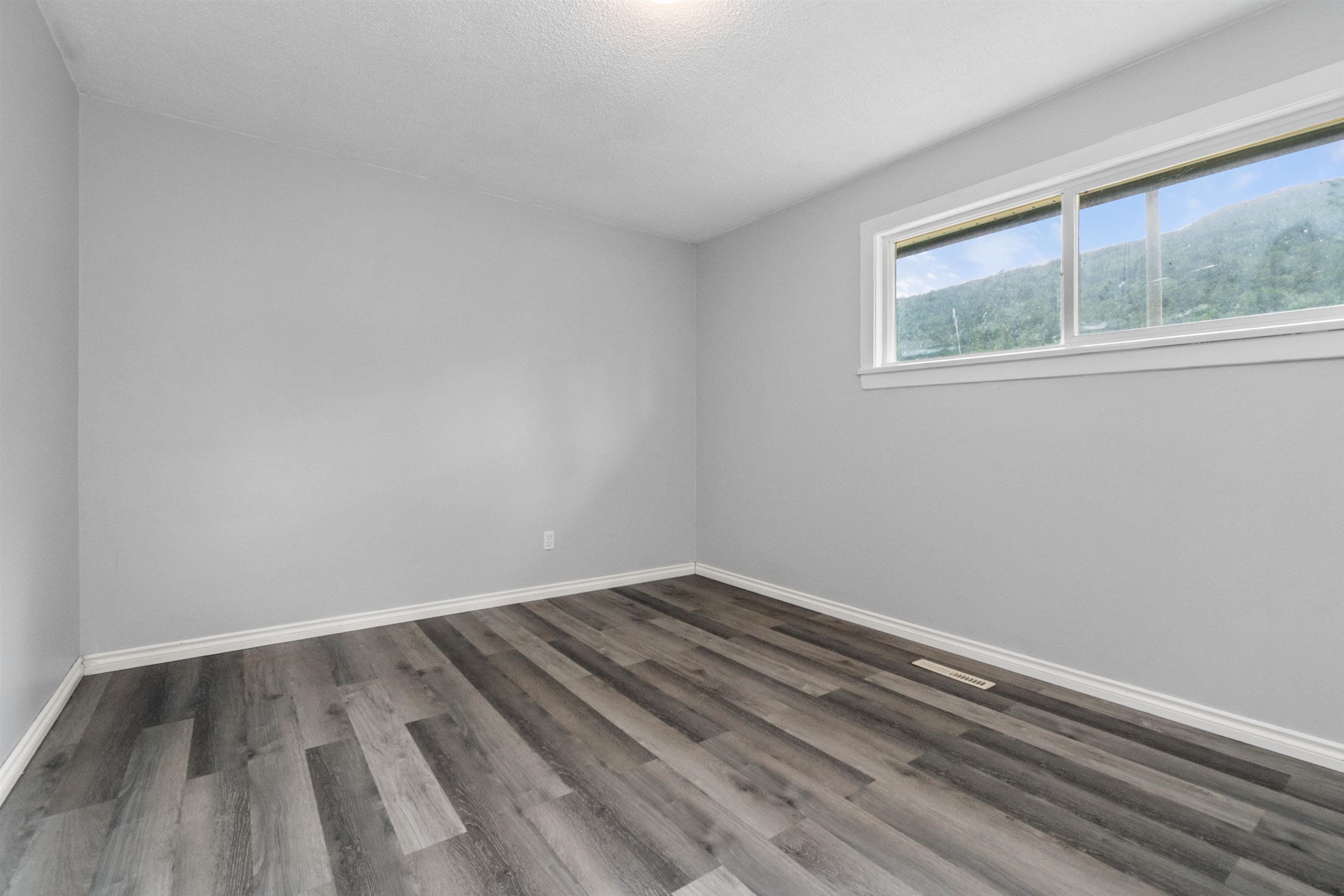 1010 Columbia Valley Road