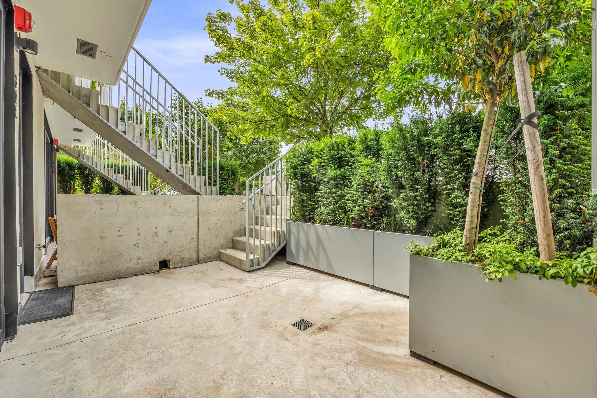 308 E 15TH AVENUE