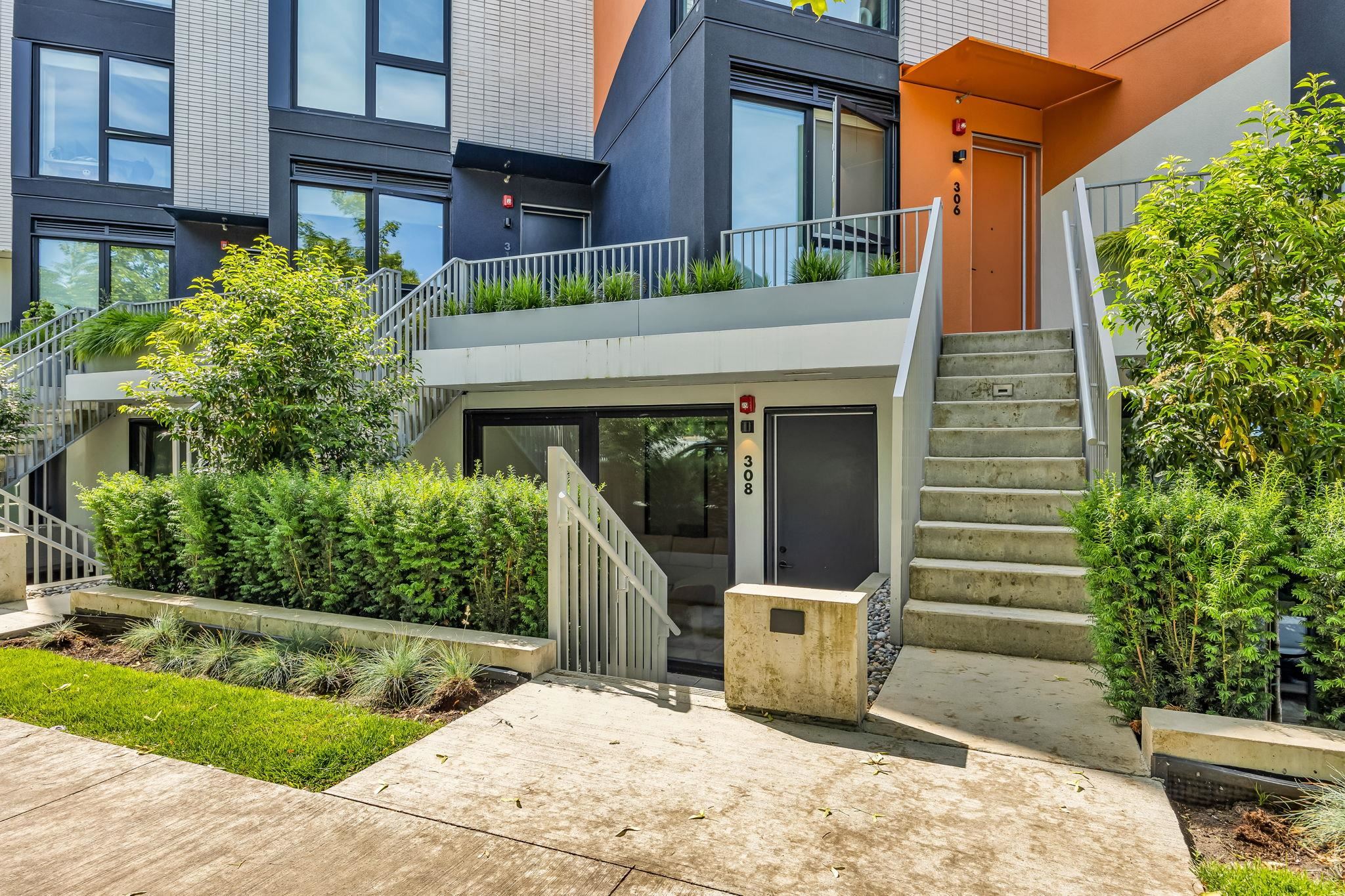 308 E 15TH AVENUE