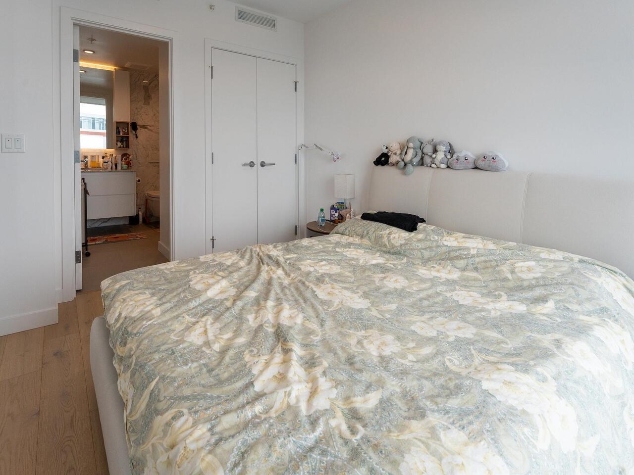 4404 6000 MCKAY AVENUE Unit: 4404