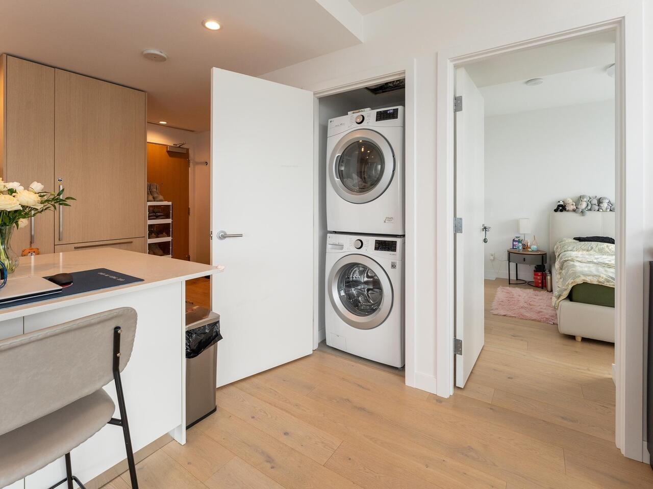4404 6000 MCKAY AVENUE Unit: 4404