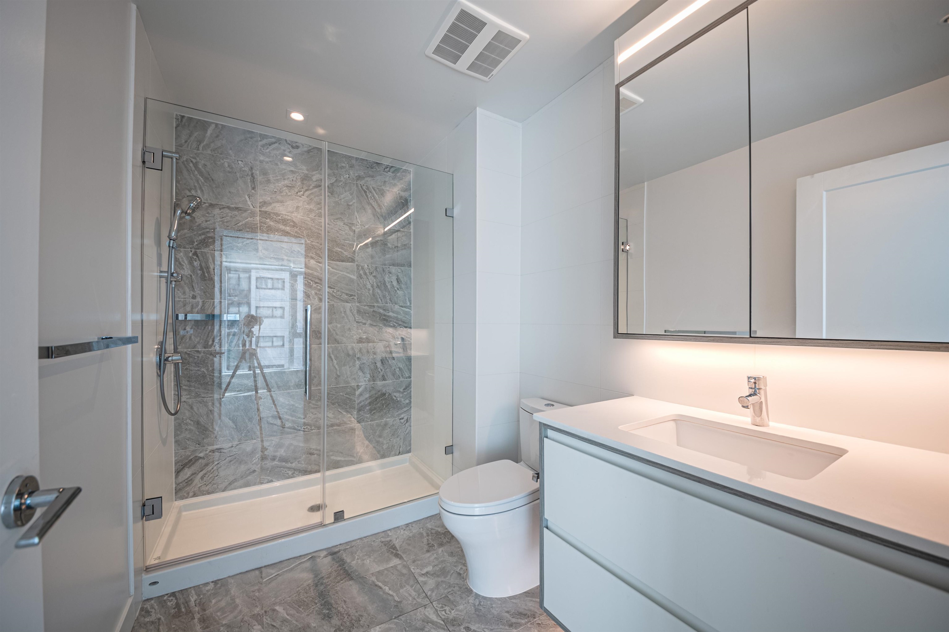 903 2288 ALPHA AVENUE Unit: 903