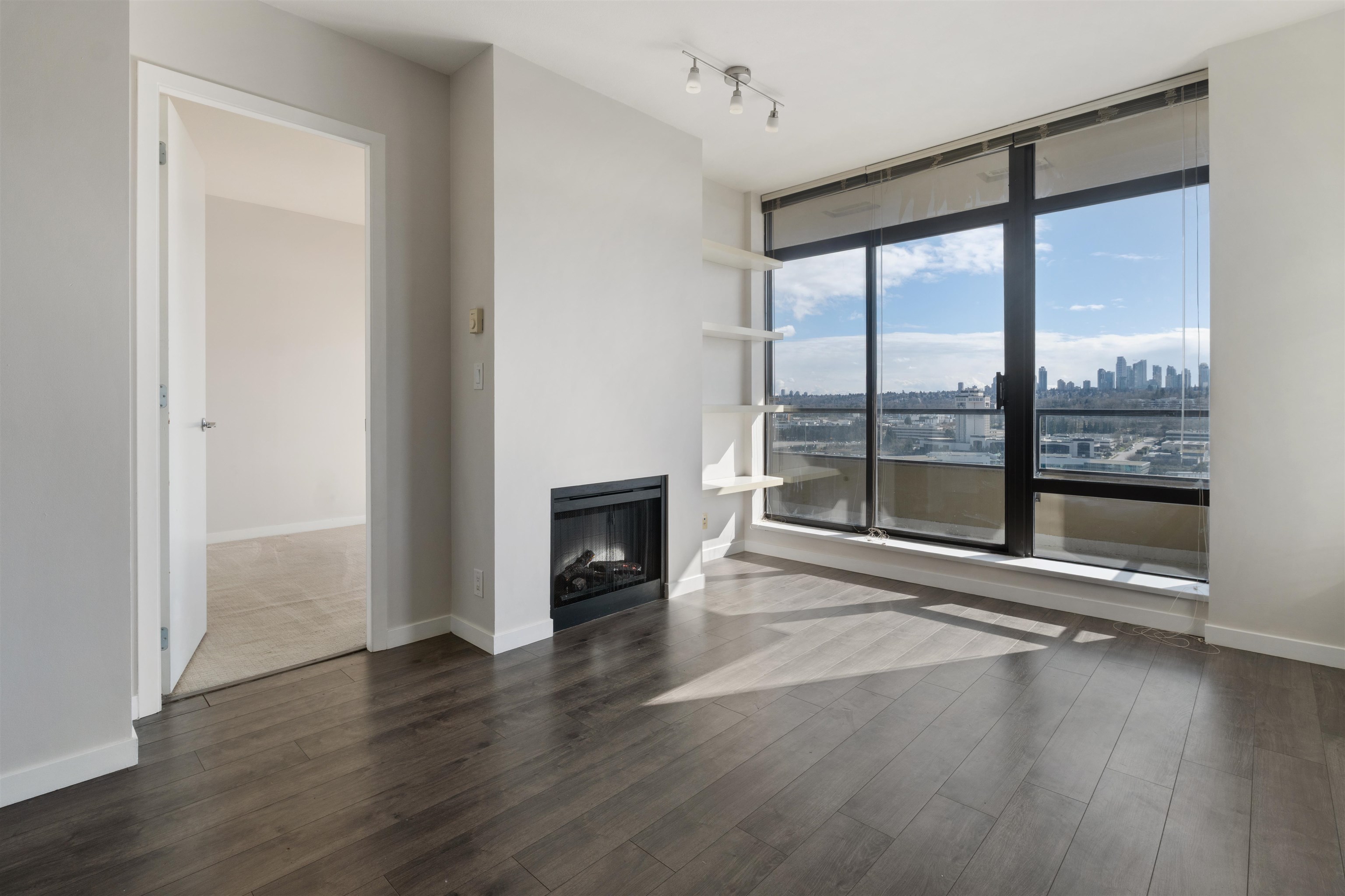 1902 2355 MADISON AVENUE Unit: 1902