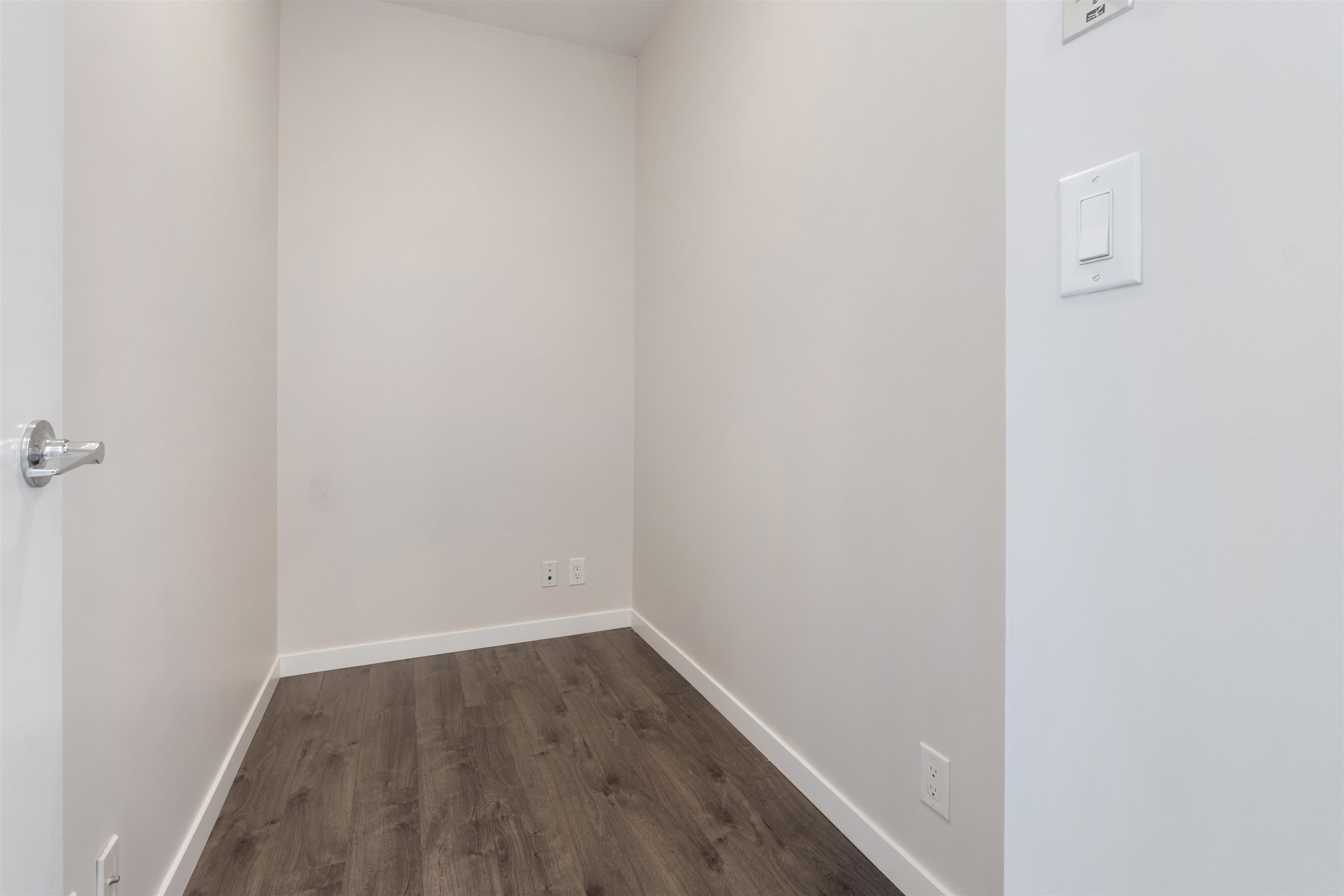 1902 2355 MADISON AVENUE Unit: 1902