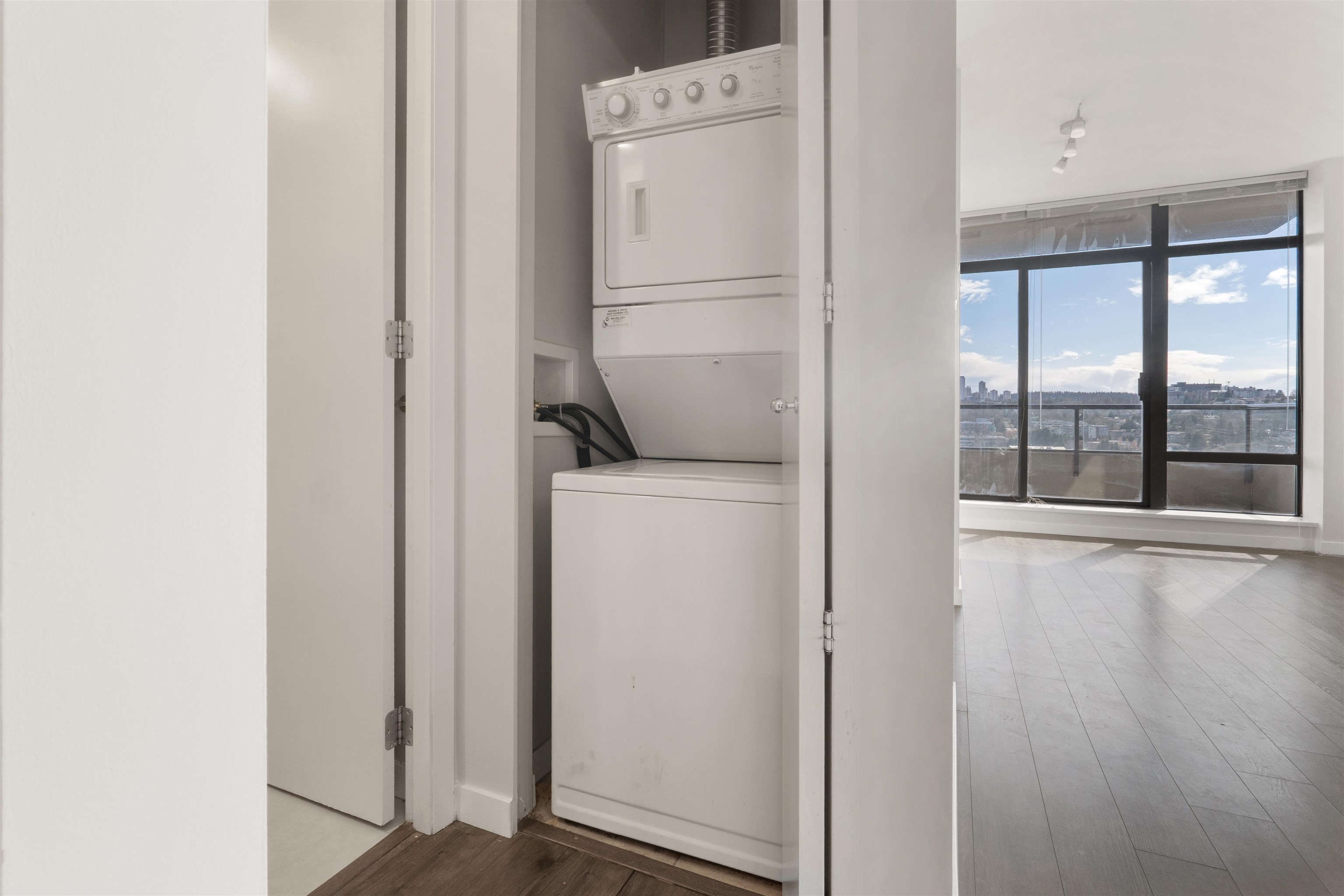 1902 2355 MADISON AVENUE Unit: 1902