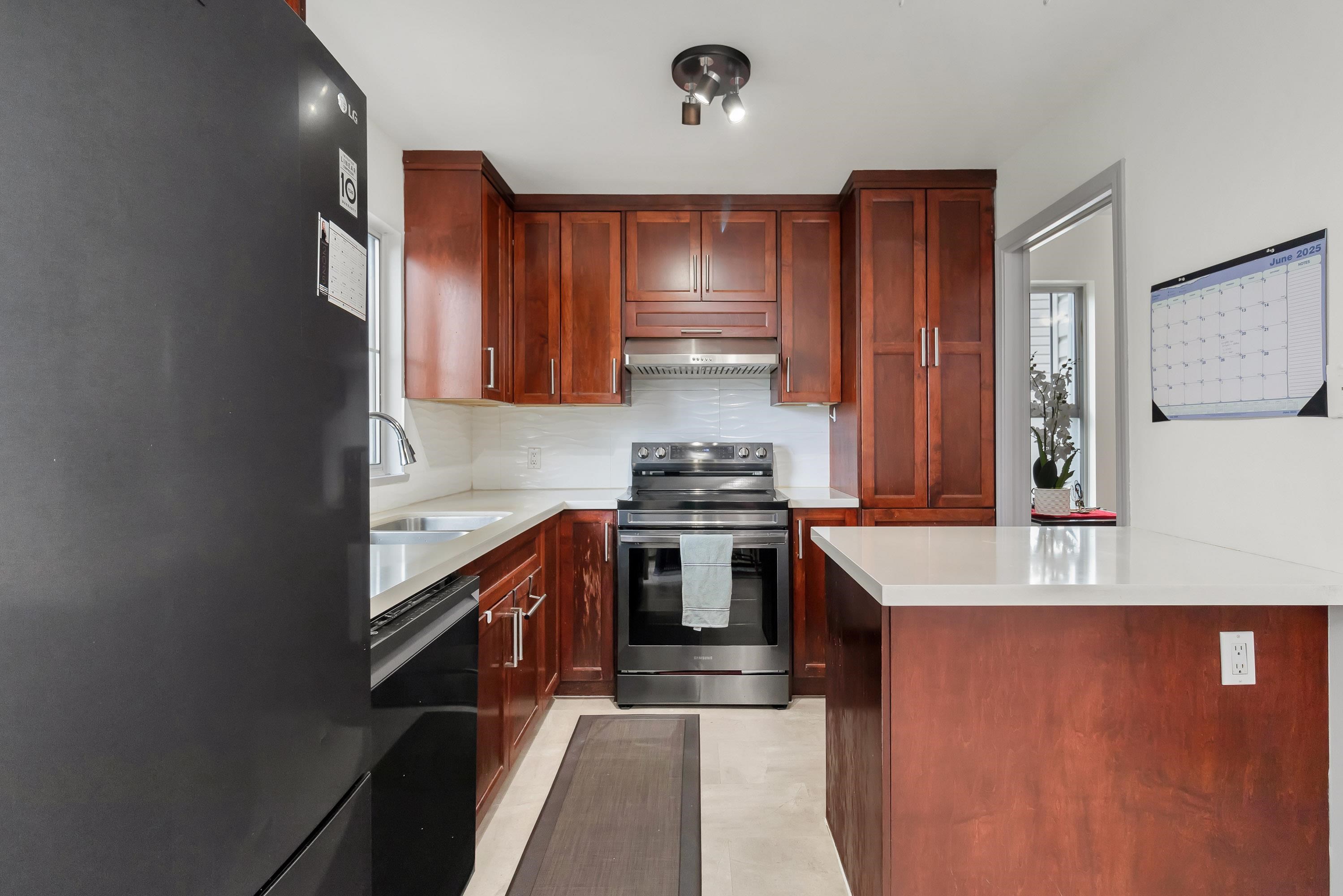 32 8716 WALNUT GROVE DRIVE Unit: 32