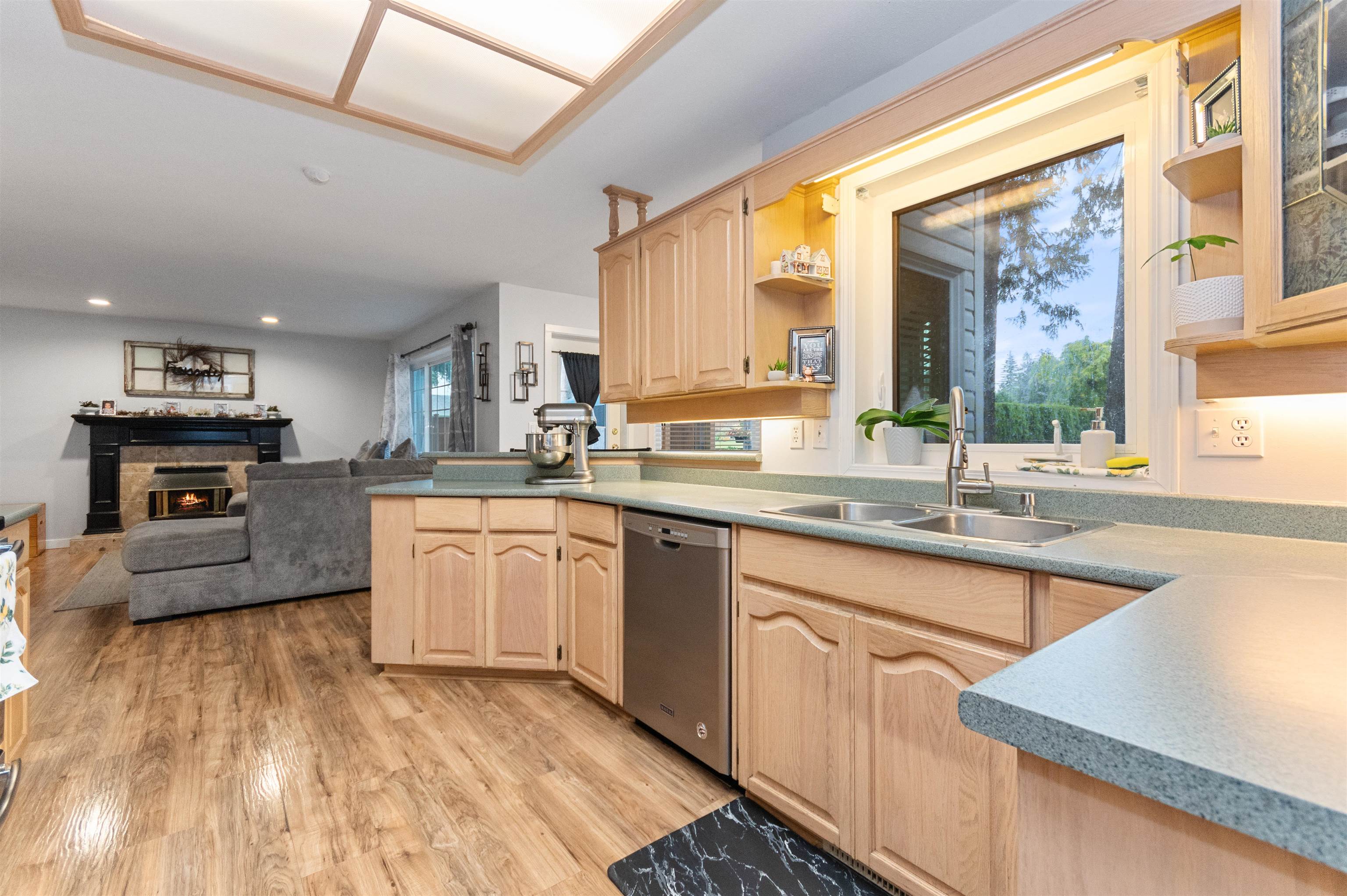 10030 SUSSEX DRIVE