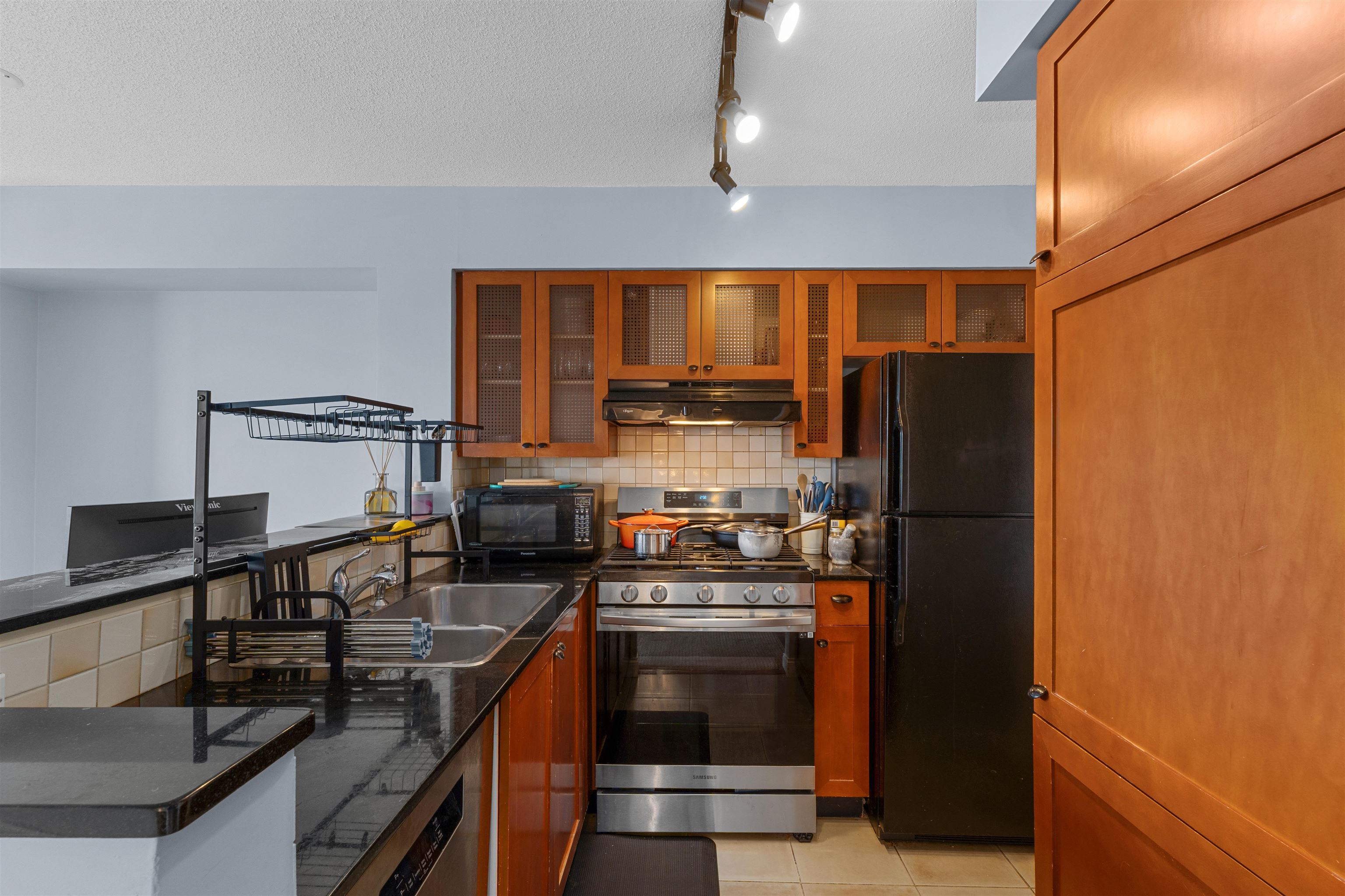 604 55 ALEXANDER STREET Unit: 604