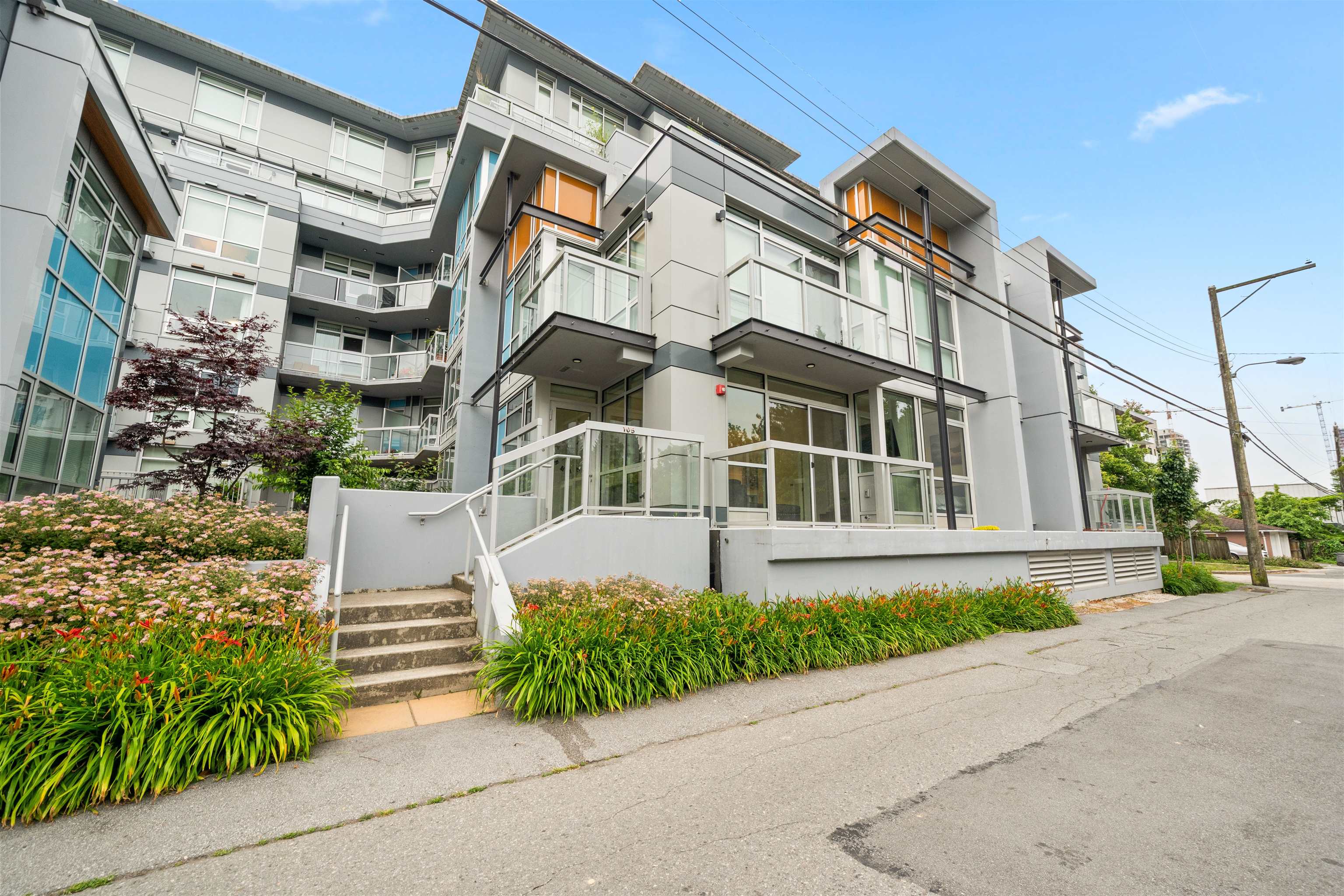 105 5289 CAMBIE STREET Unit: 105
