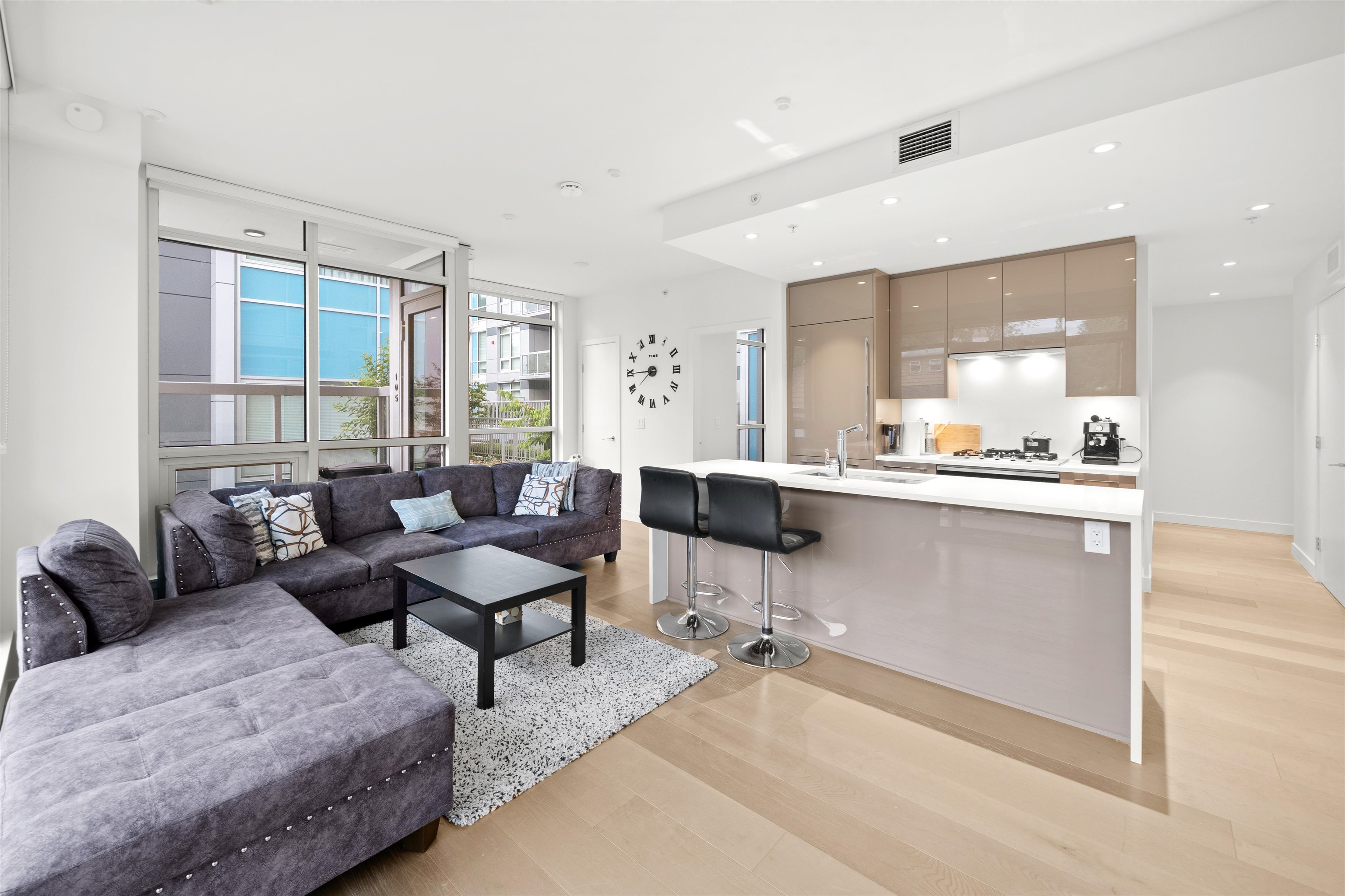 105 5289 CAMBIE STREET Unit: 105