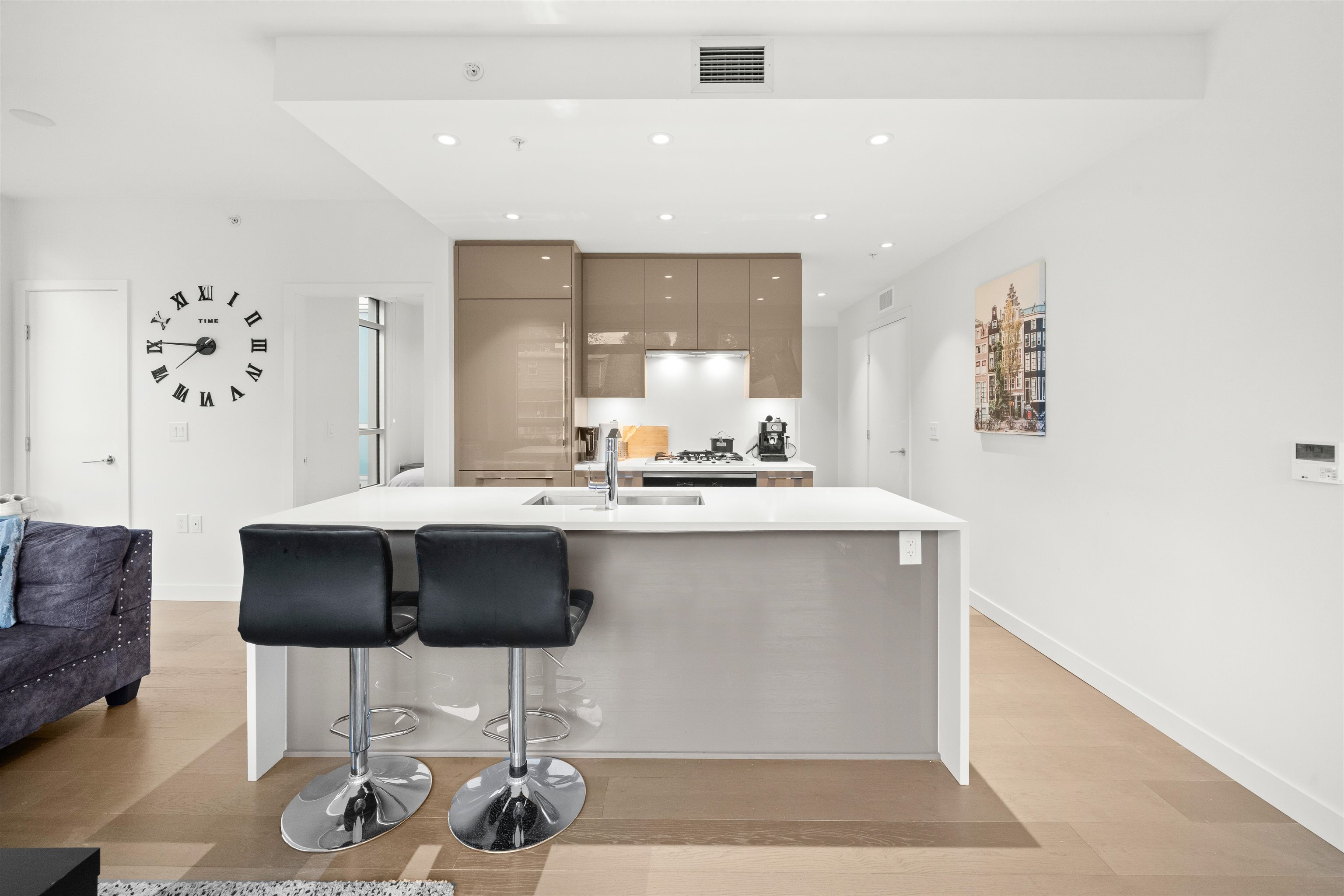 105 5289 CAMBIE STREET Unit: 105