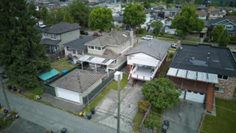 4240 DUNDAS STREET