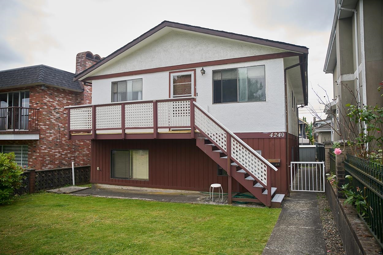 4240 DUNDAS STREET