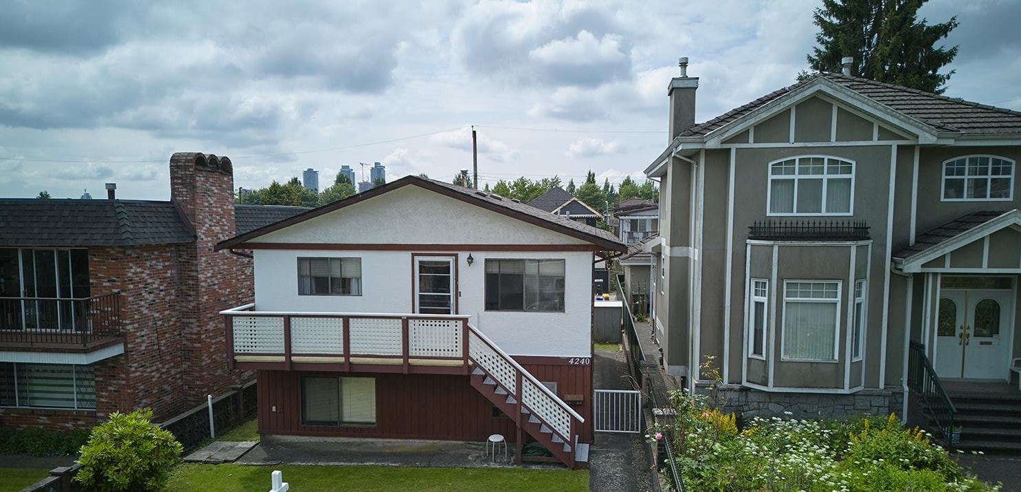4240 DUNDAS STREET