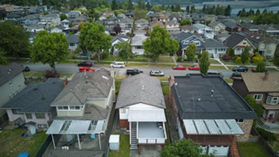 4240 DUNDAS STREET
