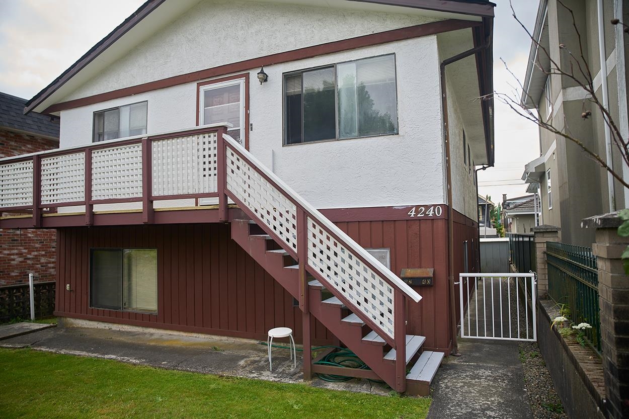 4240 DUNDAS STREET
