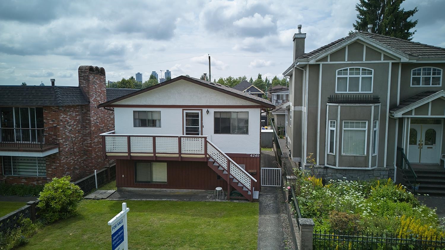 4240 DUNDAS STREET