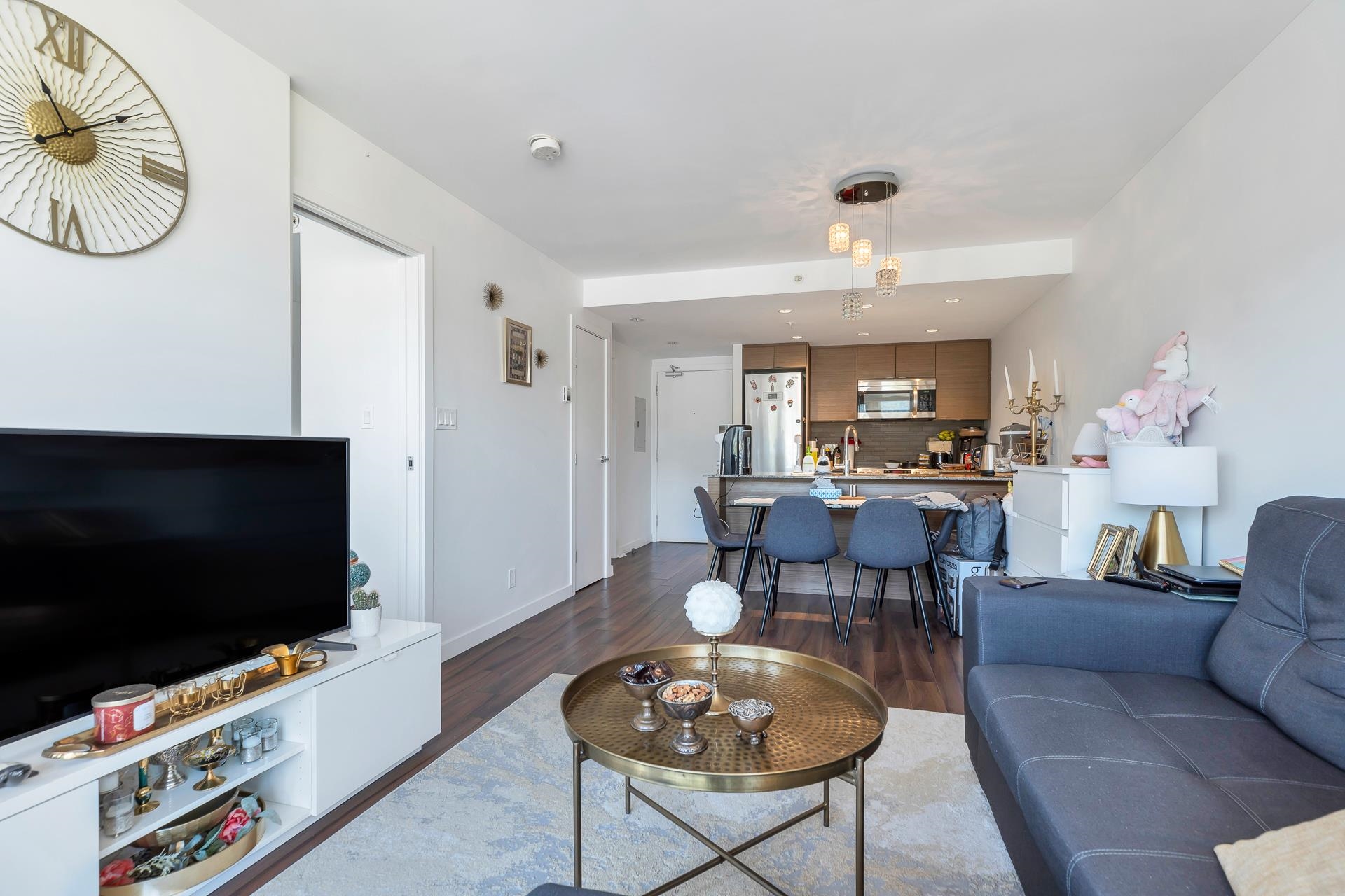 704 135 E 17TH STREET Unit: 704