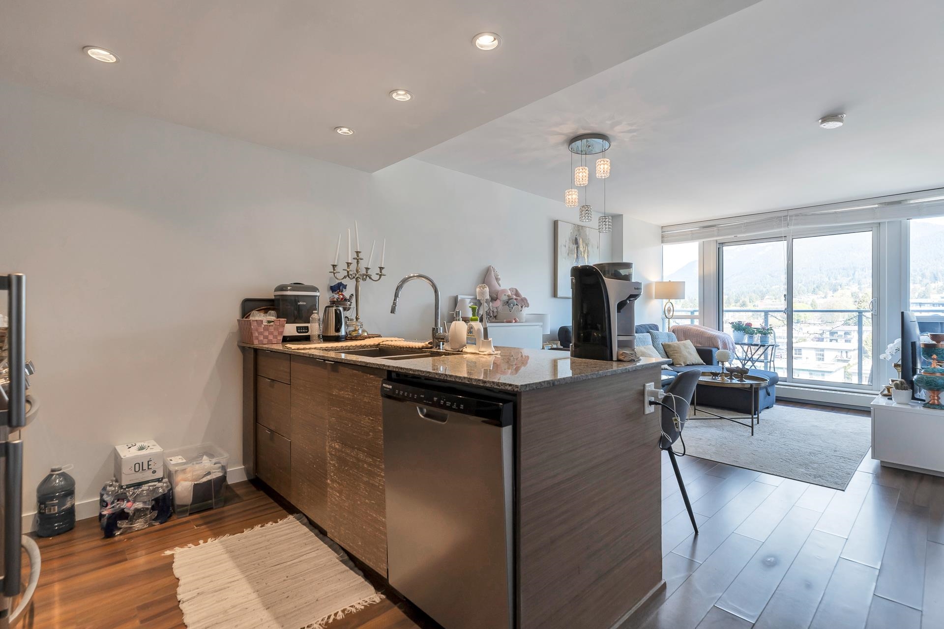 704 135 E 17TH STREET Unit: 704