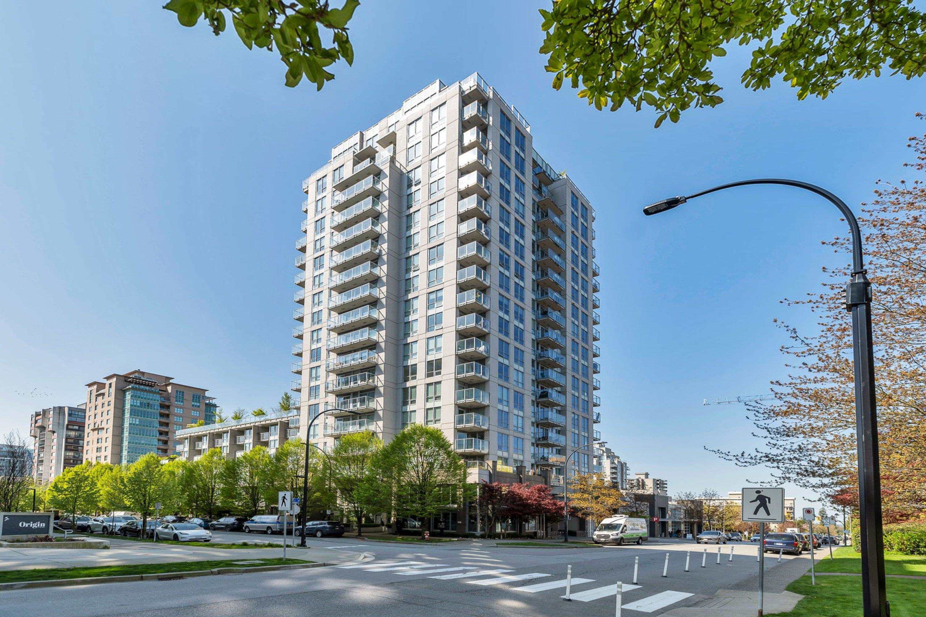 704 135 E 17TH STREET Unit: 704
