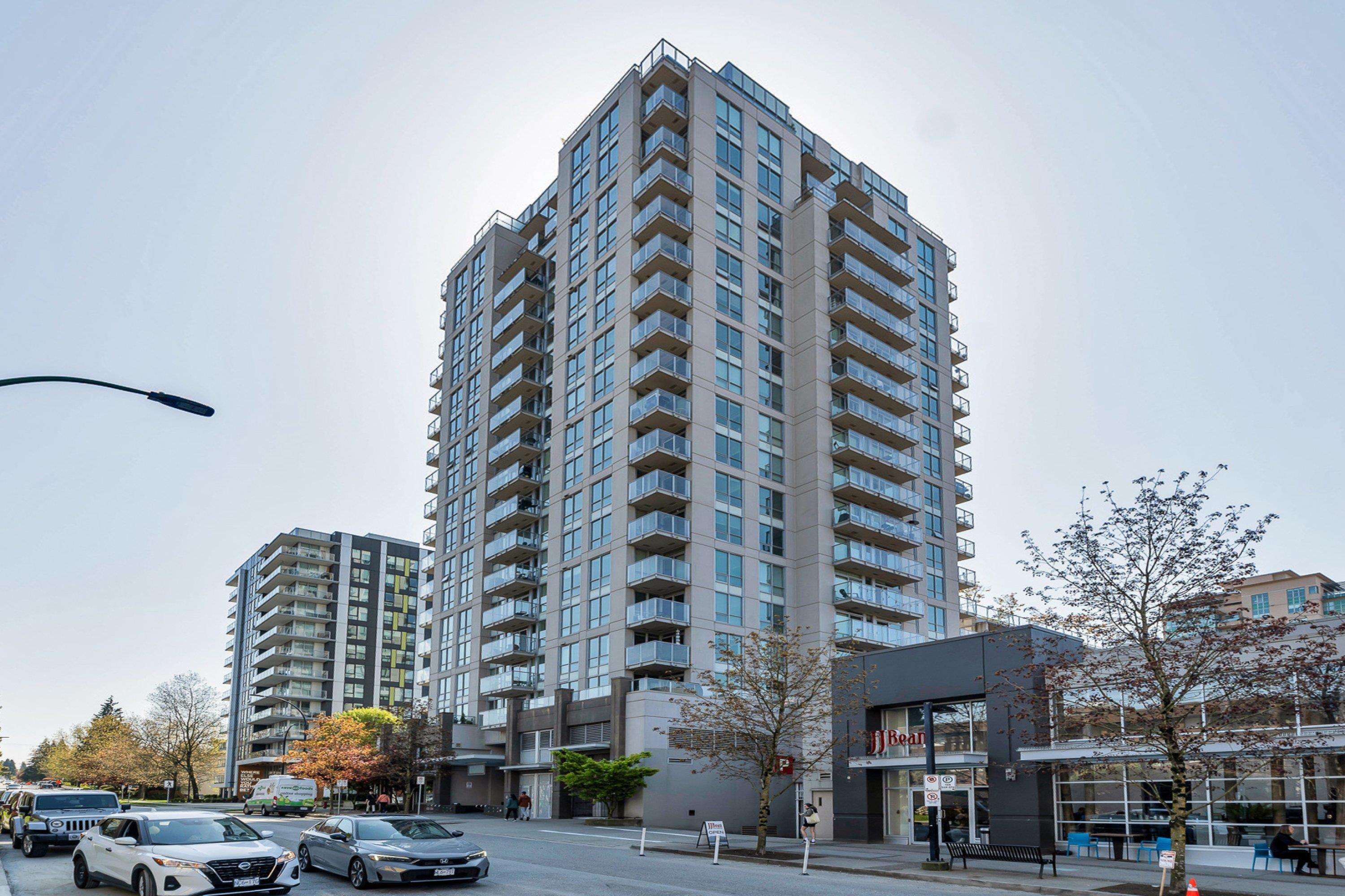 704 135 E 17TH STREET Unit: 704
