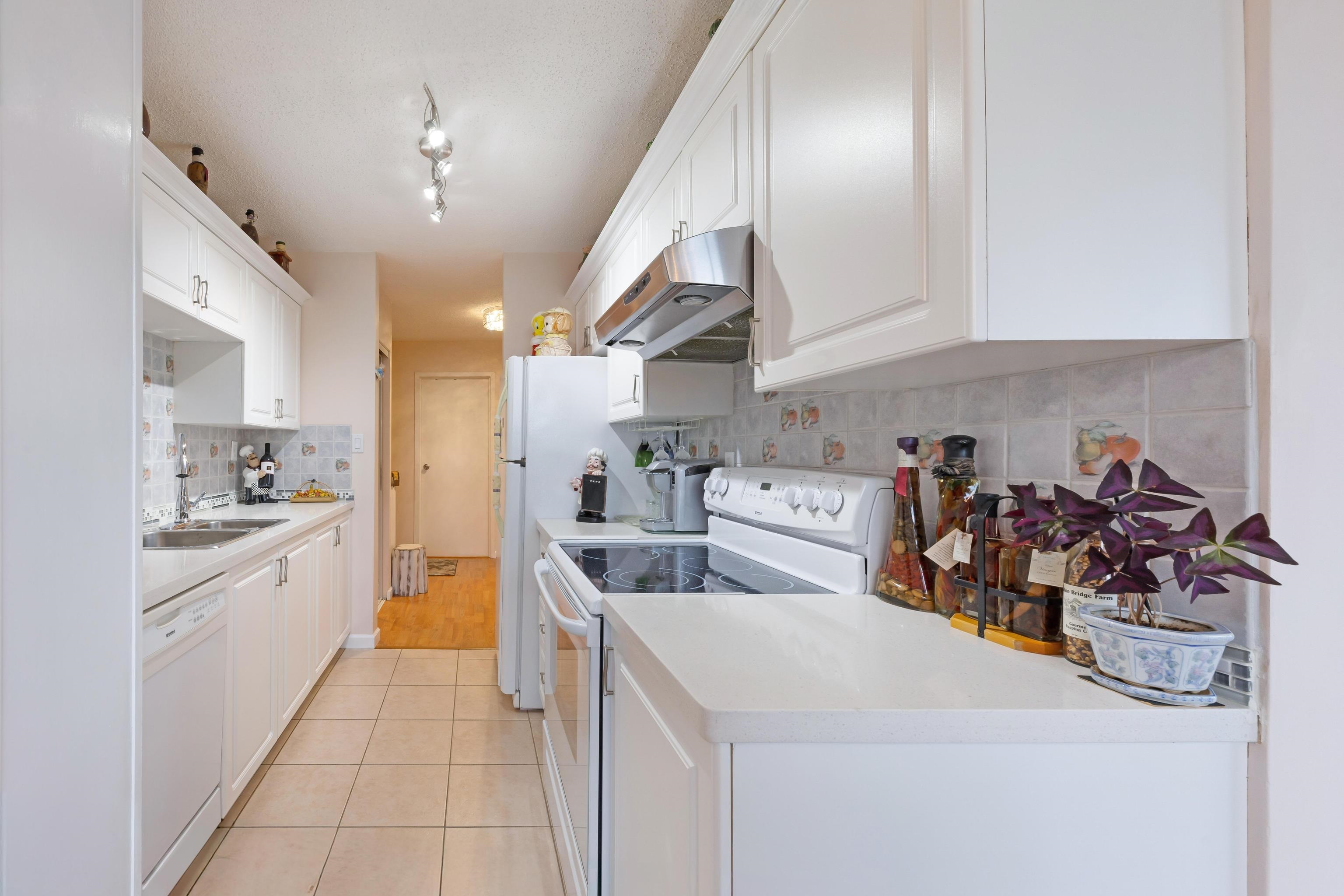 901 740 HAMILTON STREET Unit: 901