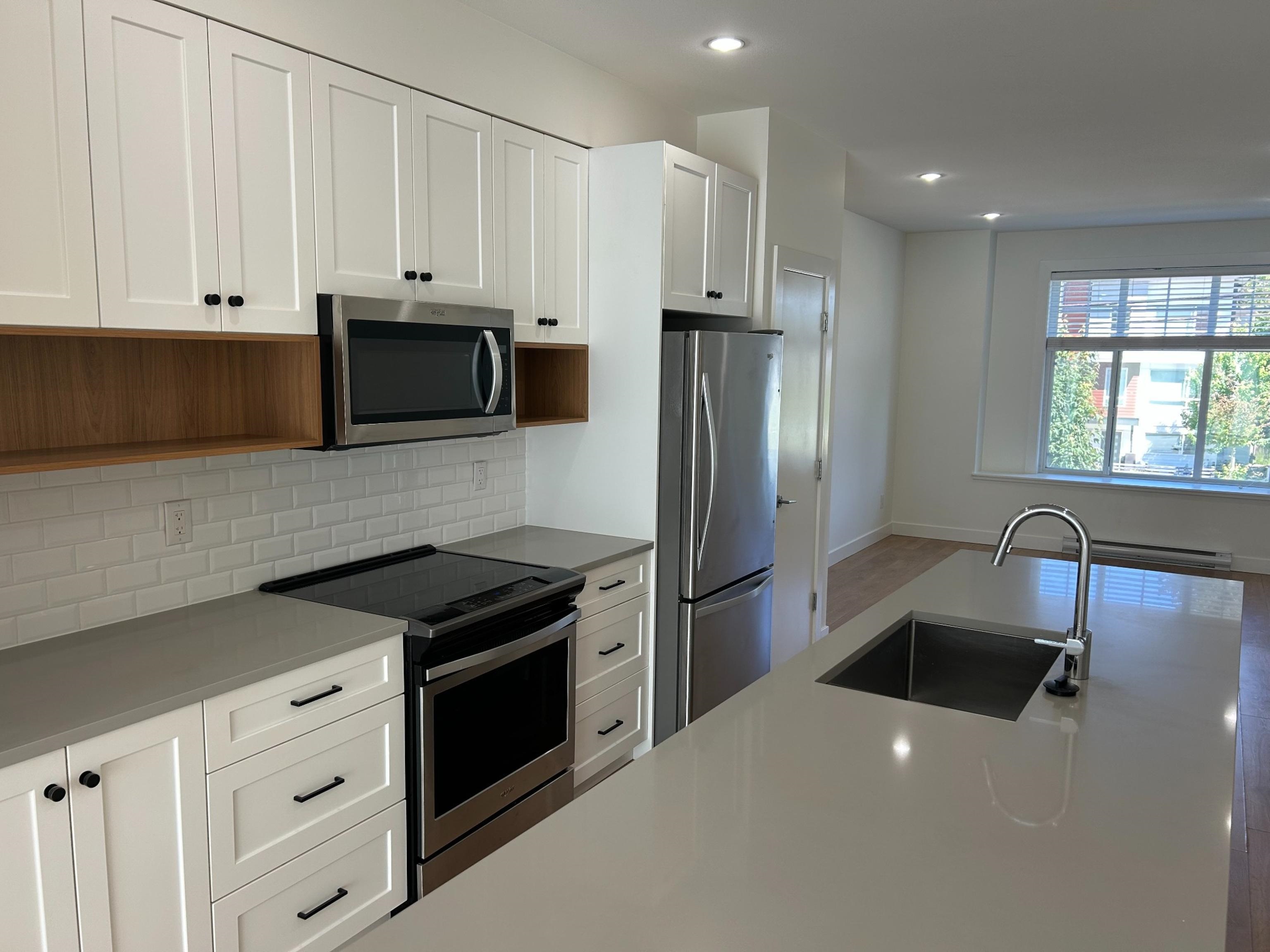 37 27735 ROUNDHOUSE DRIVE Unit: 37
