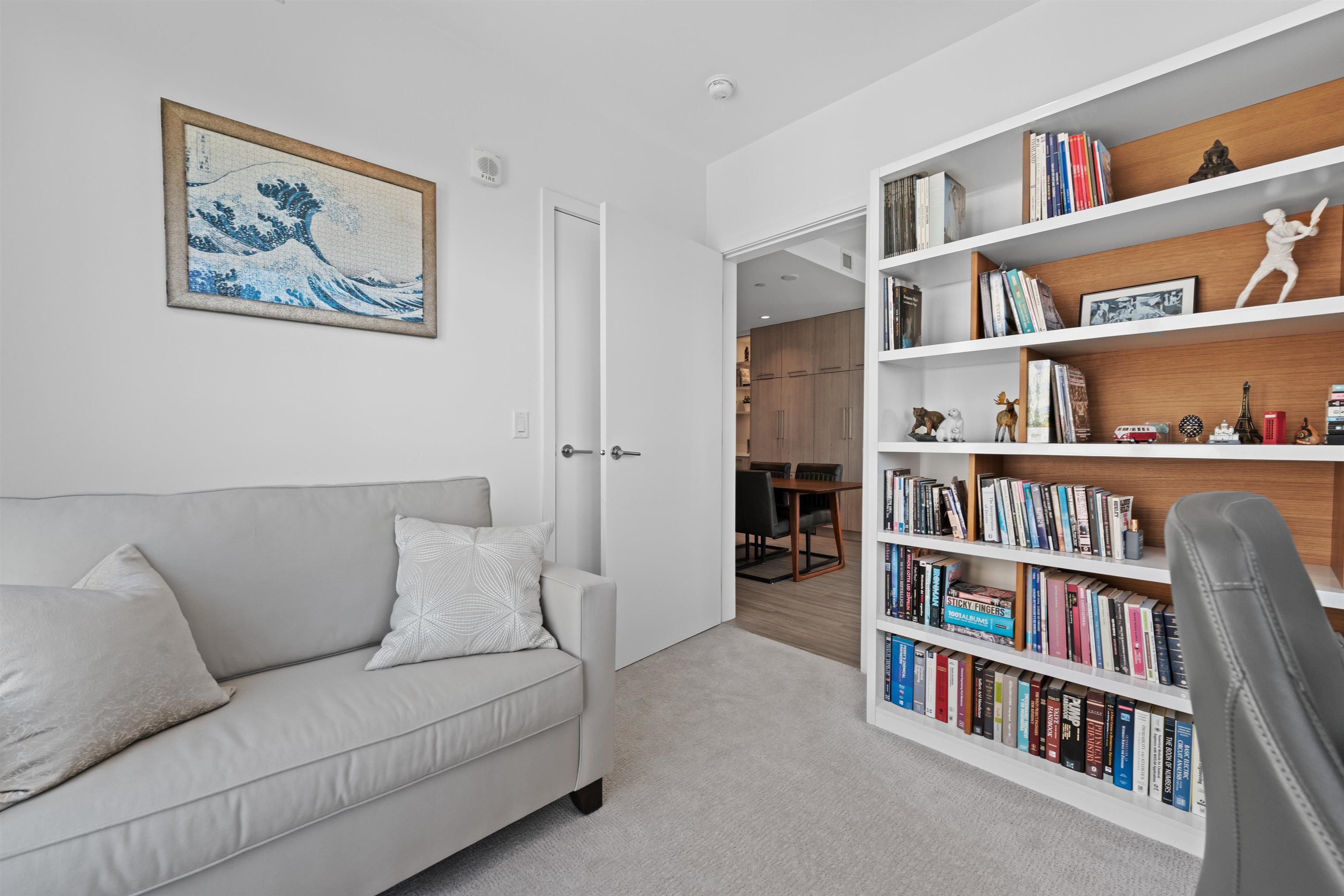 305 747 E 3RD STREET Unit: 305