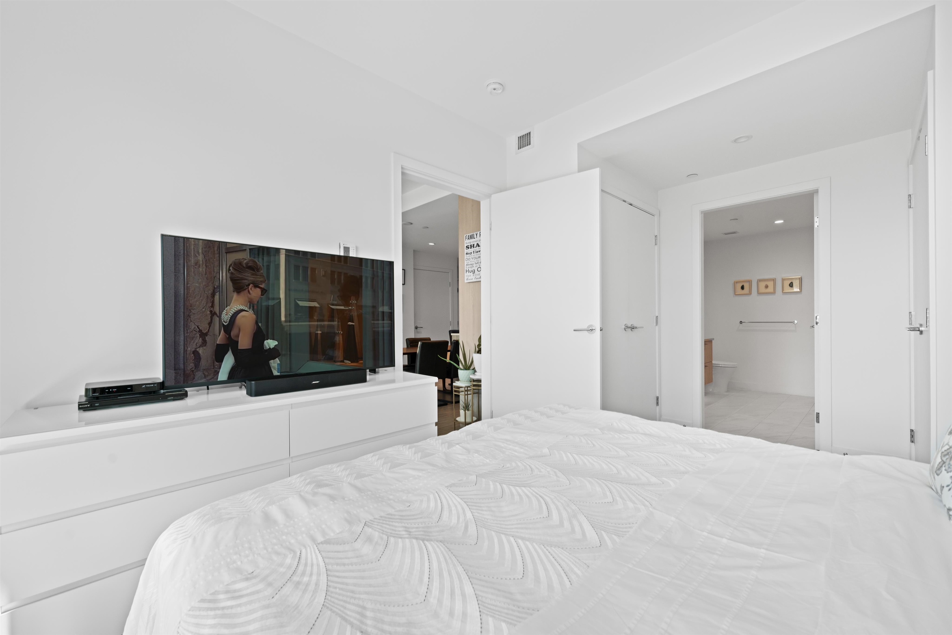 305 747 E 3RD STREET Unit: 305