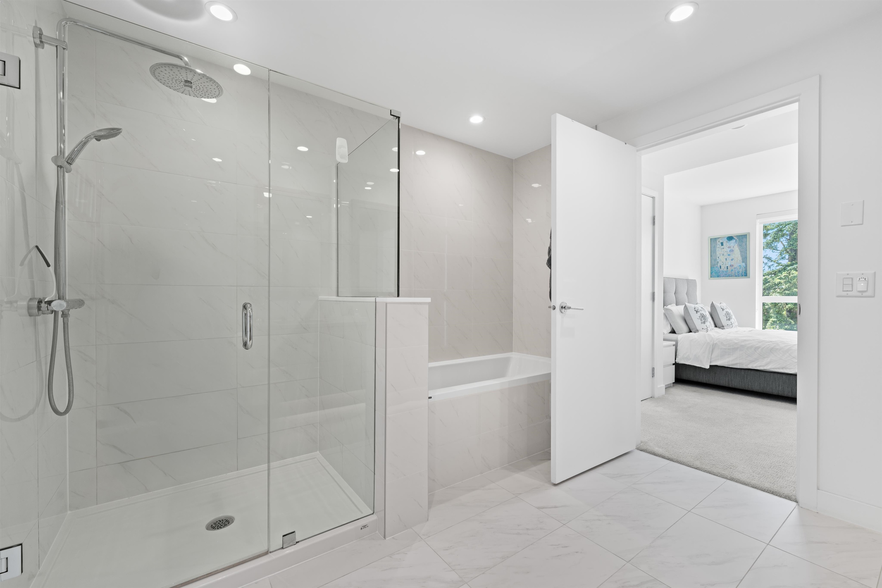 305 747 E 3RD STREET Unit: 305