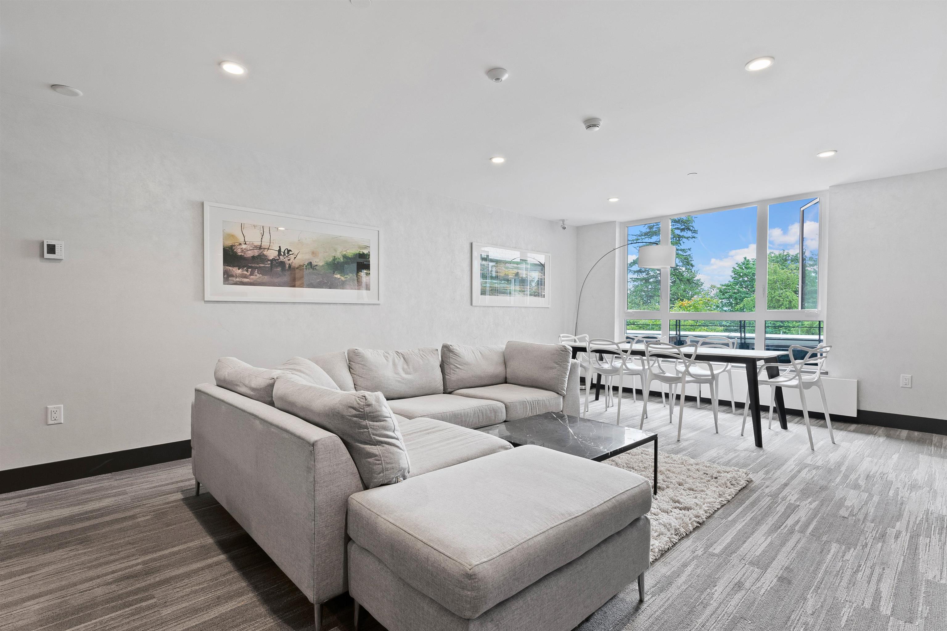 305 747 E 3RD STREET Unit: 305