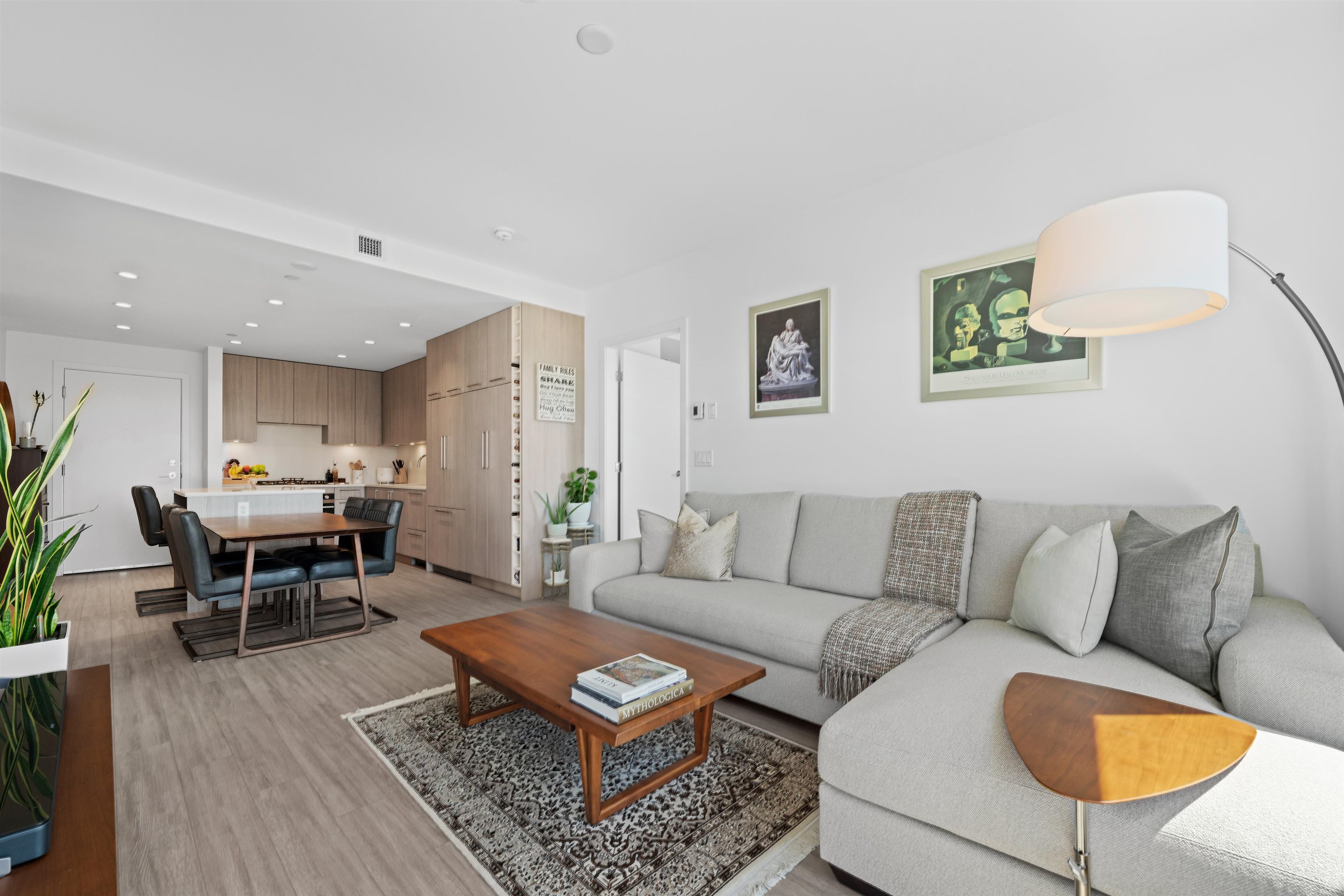 305 747 E 3RD STREET Unit: 305