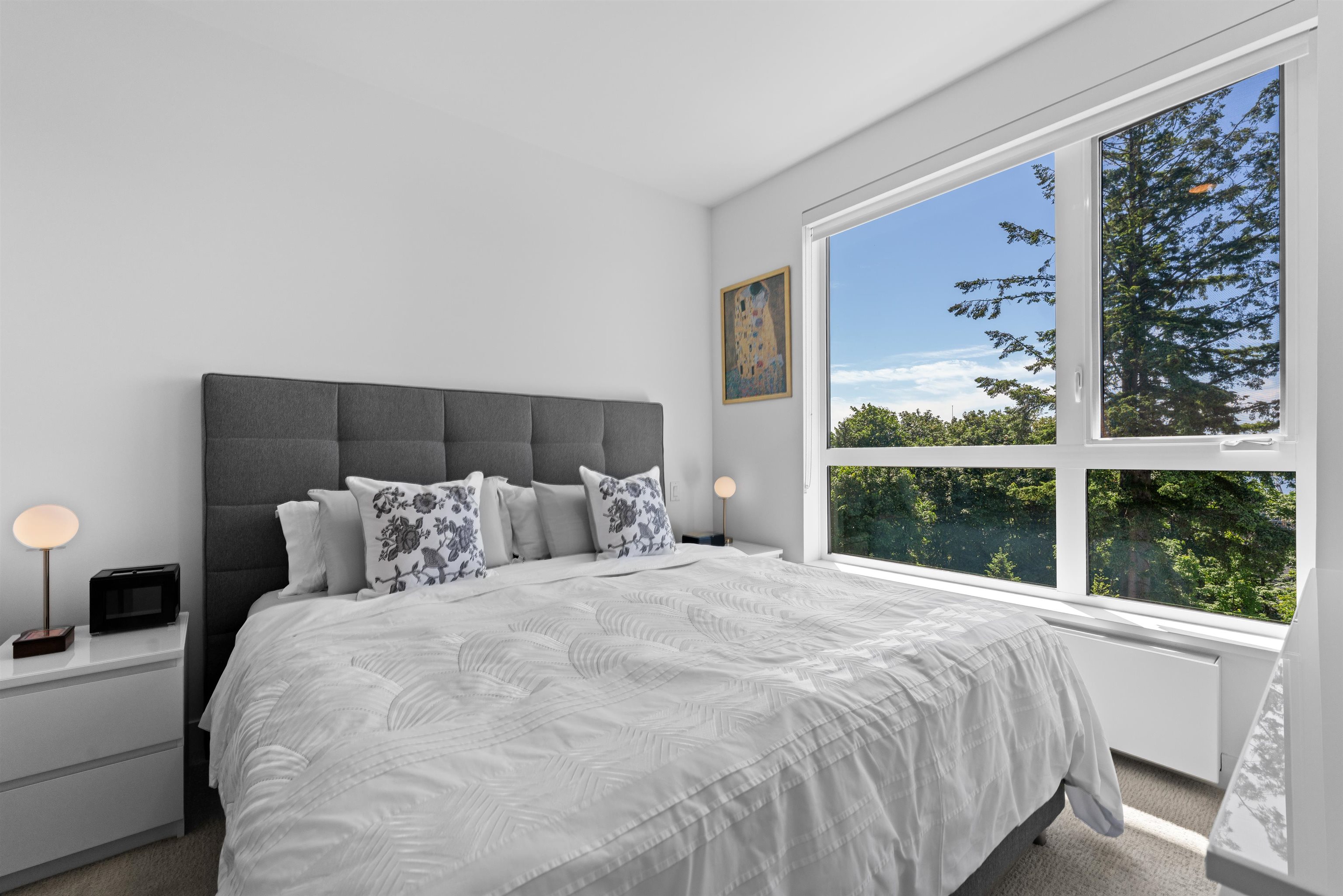 305 747 E 3RD STREET Unit: 305