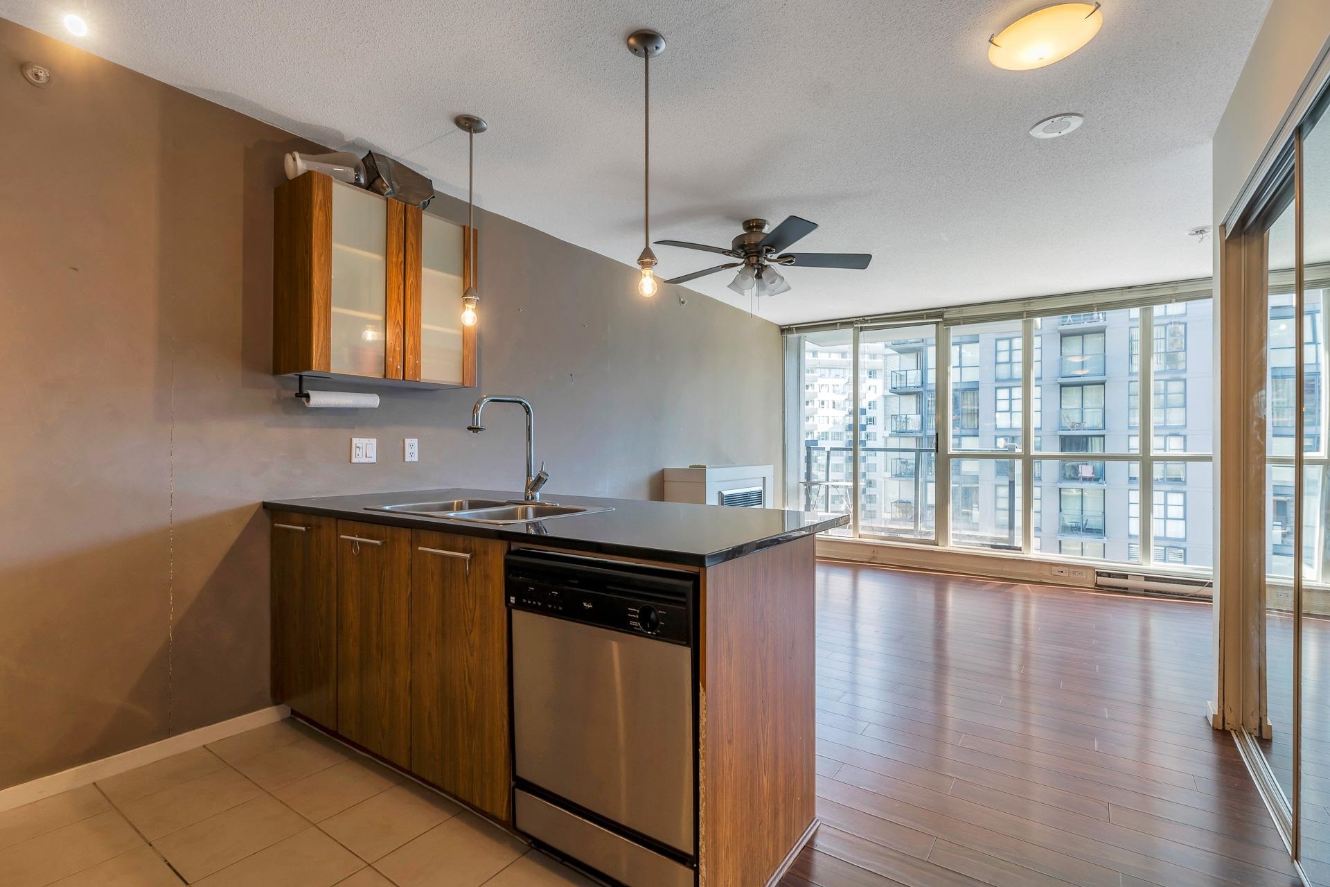 903 1199 SEYMOUR STREET Unit: 903