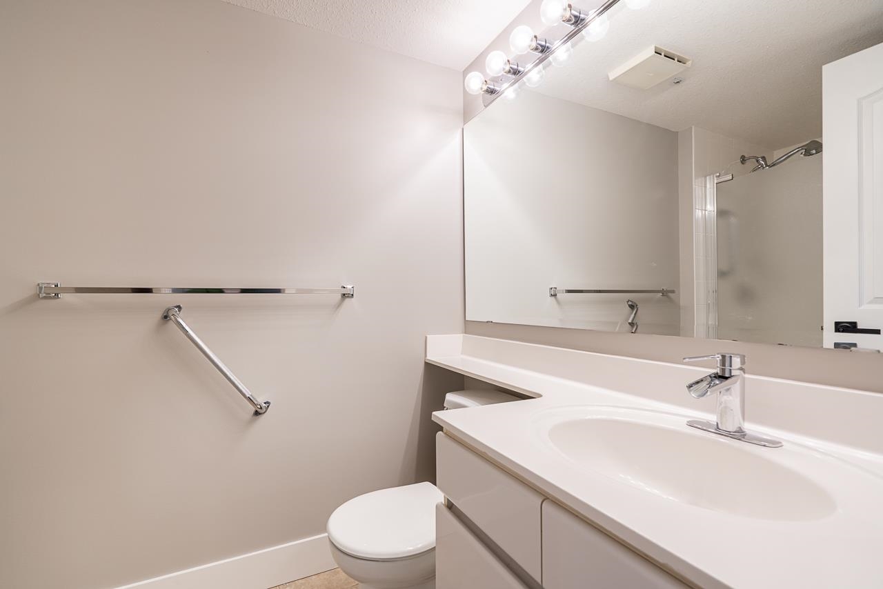 401 3190 GLADWIN ROAD Unit: 401