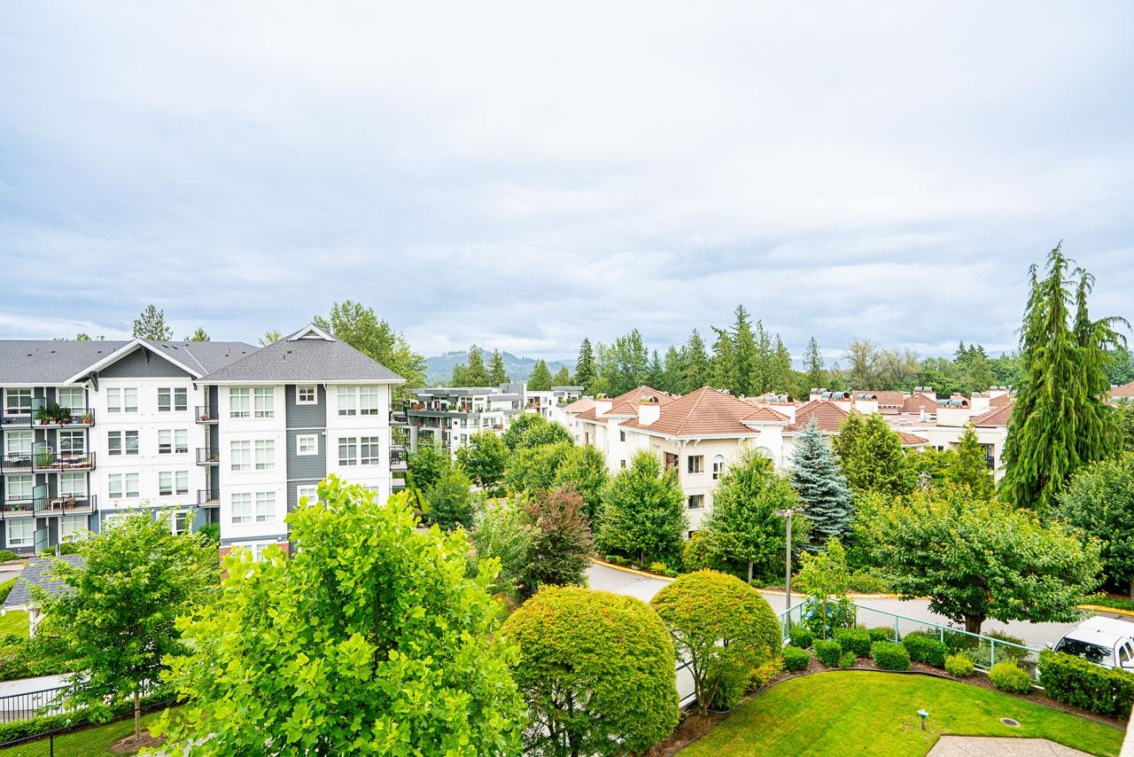 401 3190 GLADWIN ROAD Unit: 401