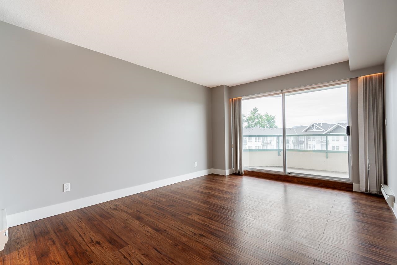 401 3190 GLADWIN ROAD Unit: 401