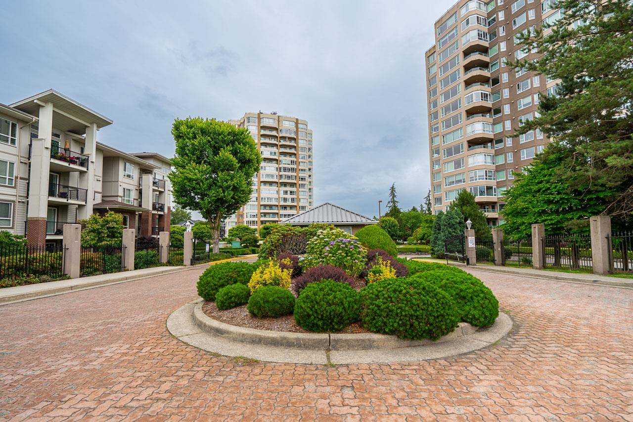 401 3190 GLADWIN ROAD Unit: 401